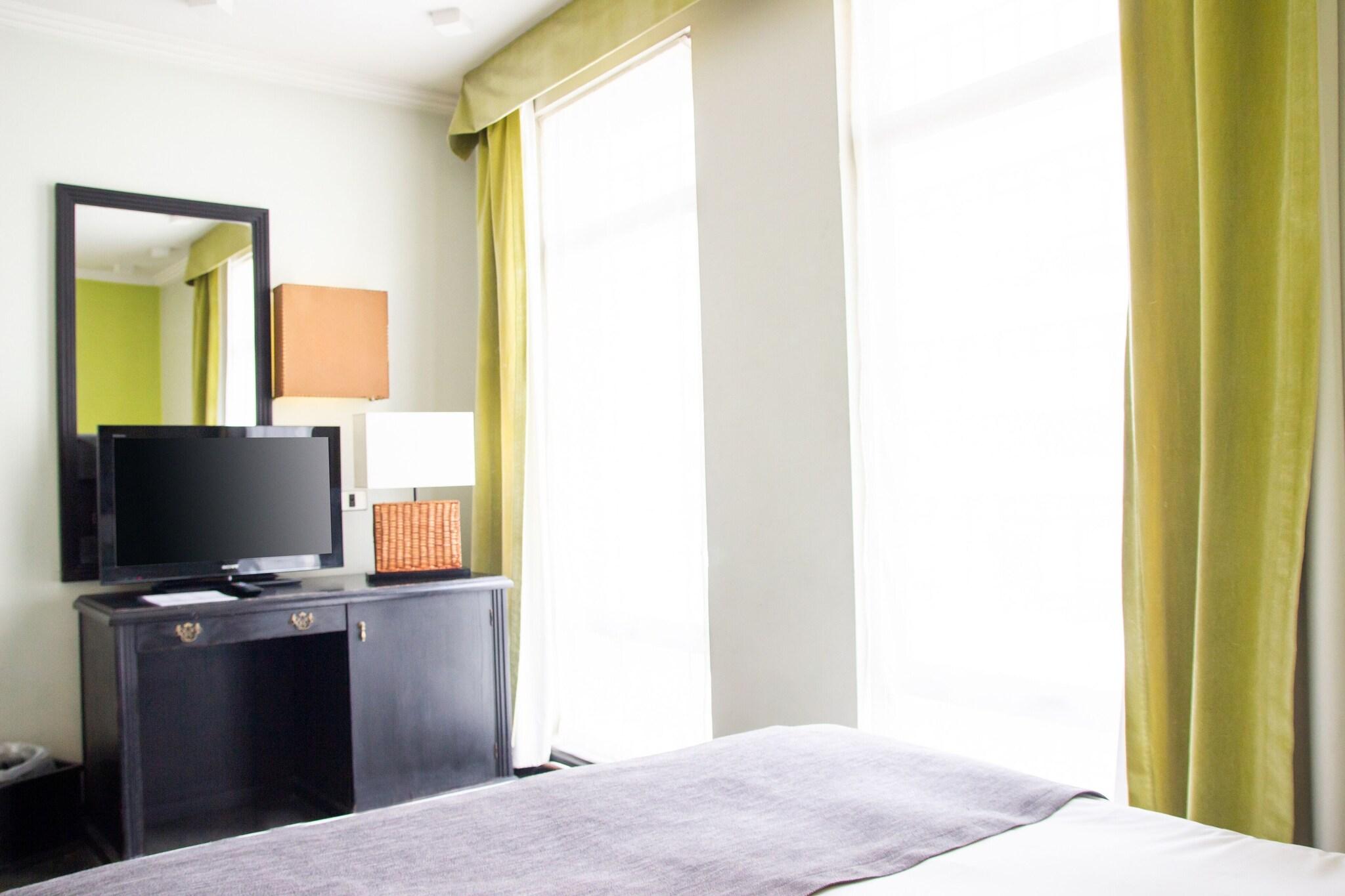 Double Queen Size Bed