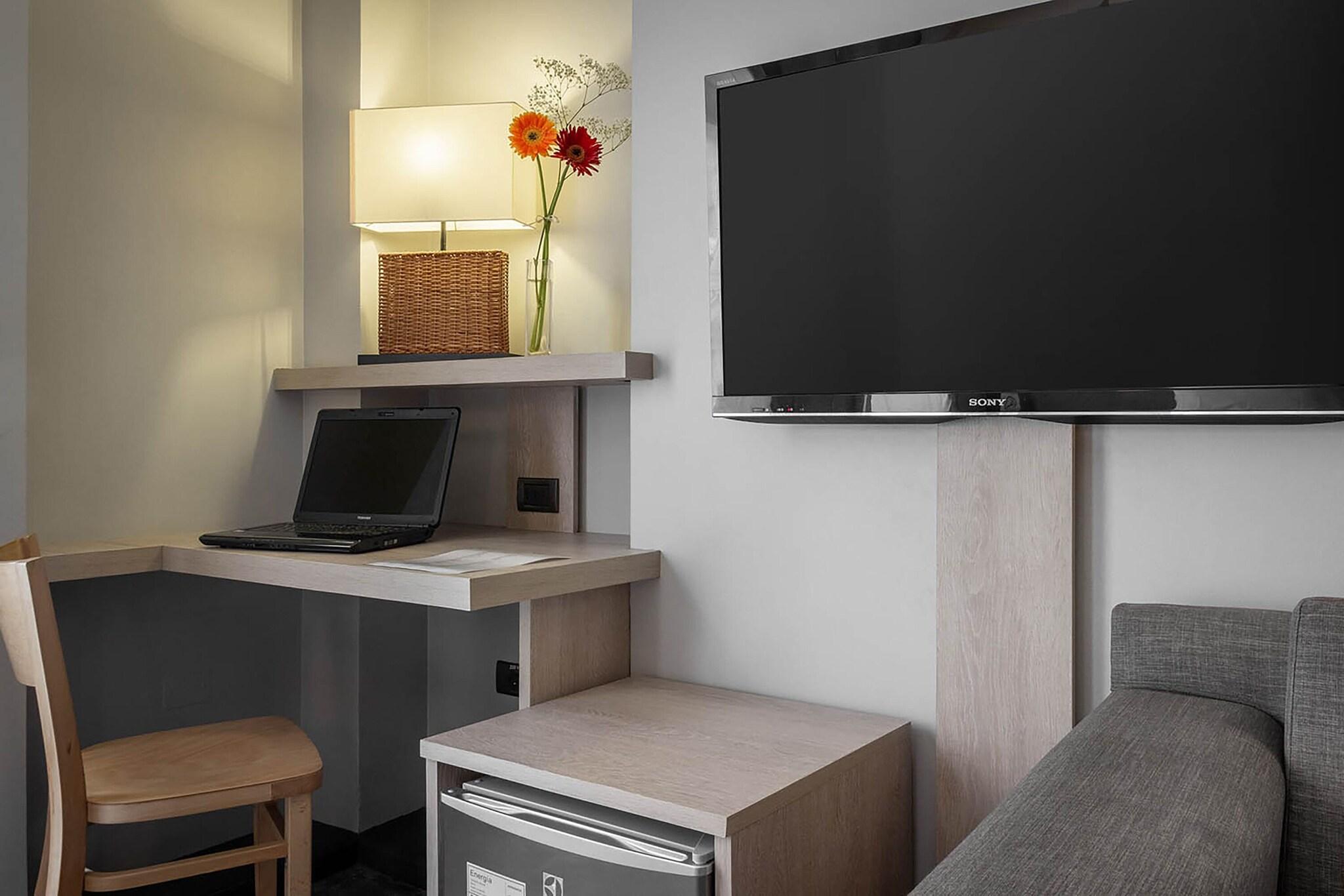 Double Queen Size Bed