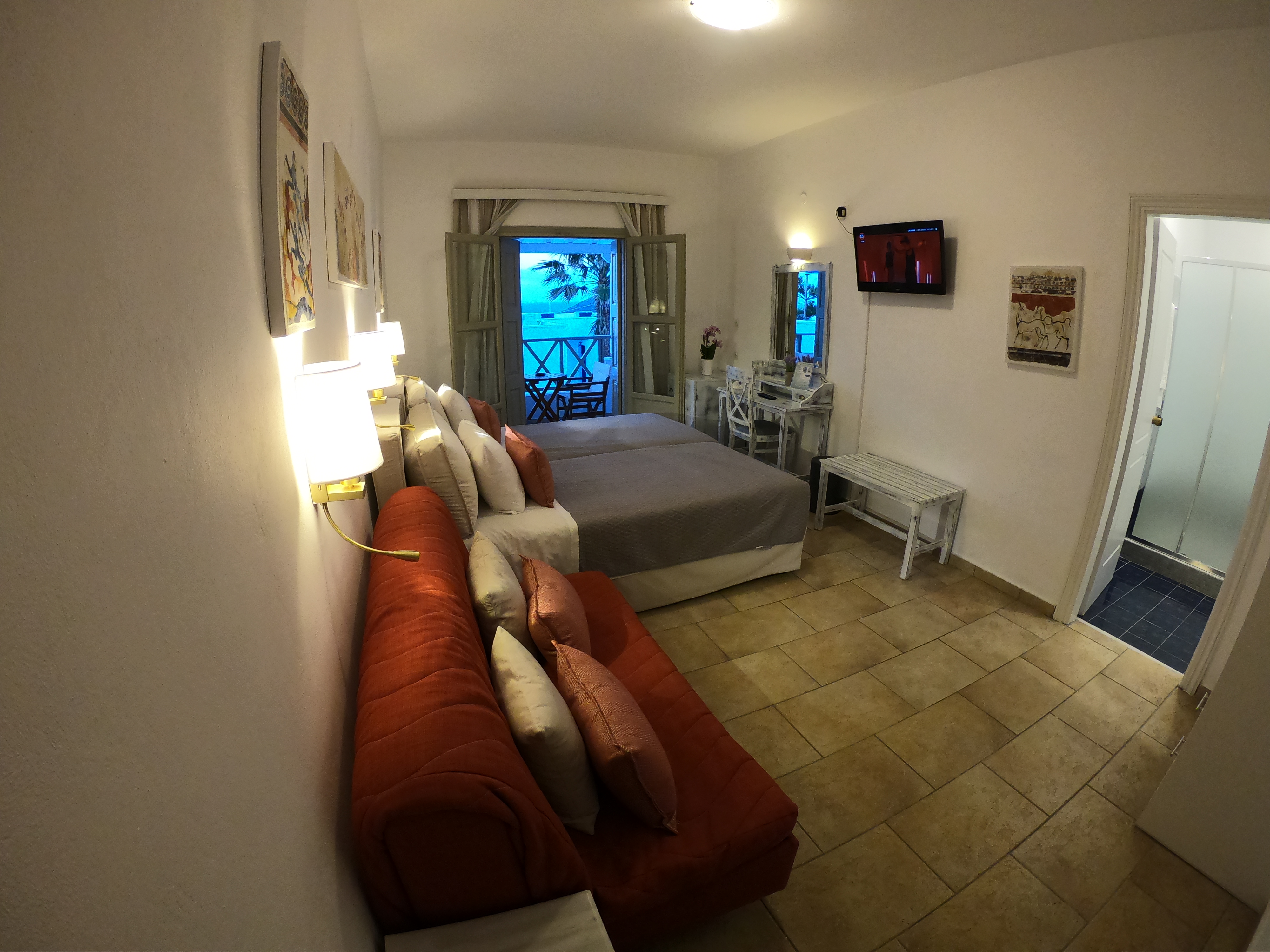 Family Room Capacity 4