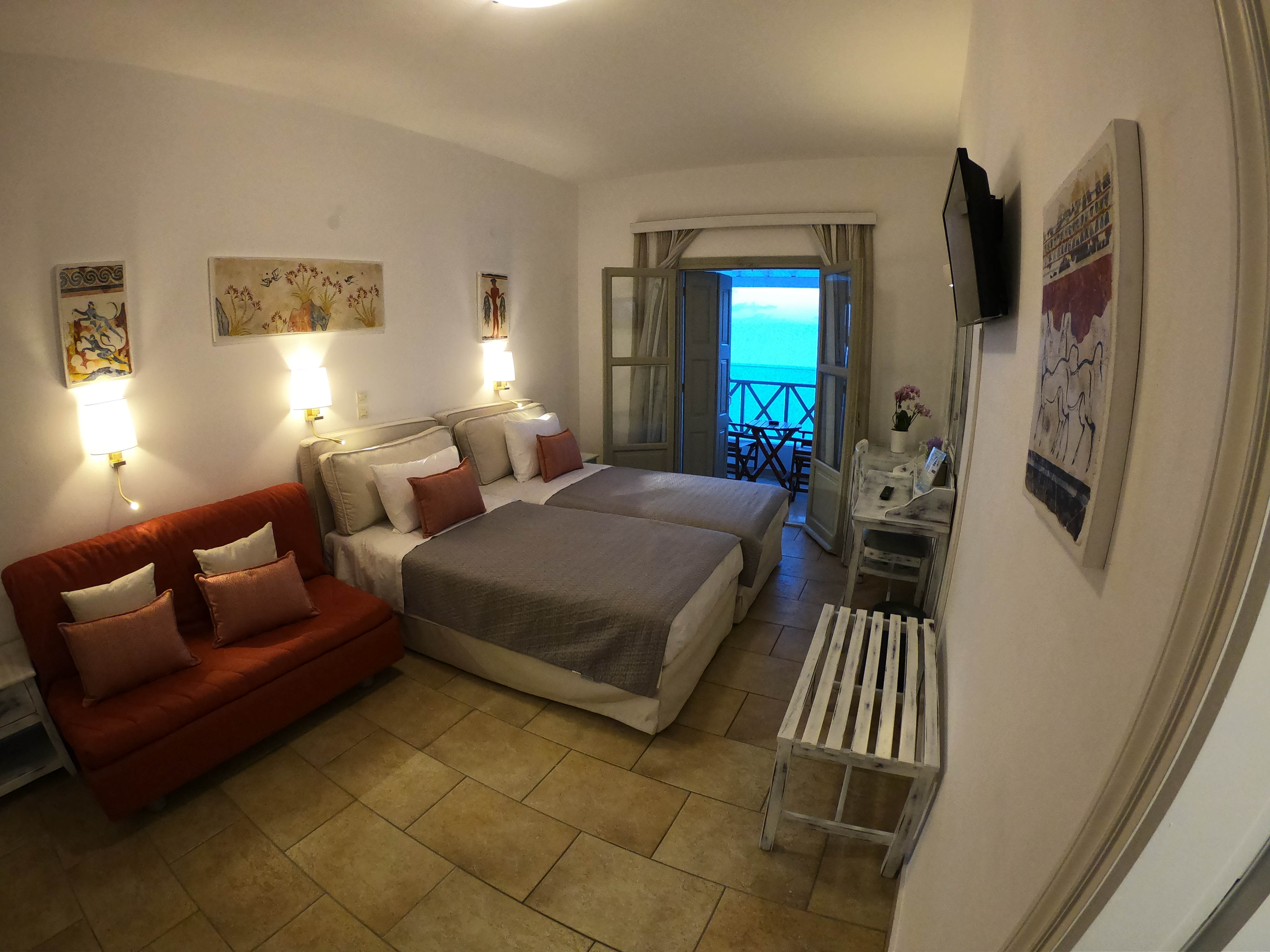 Family Room Capacity 4