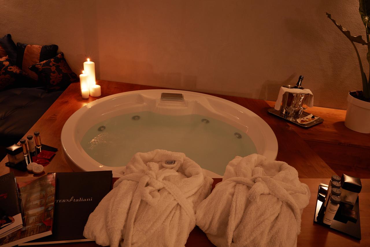 Junior Suite with Jacuzzi