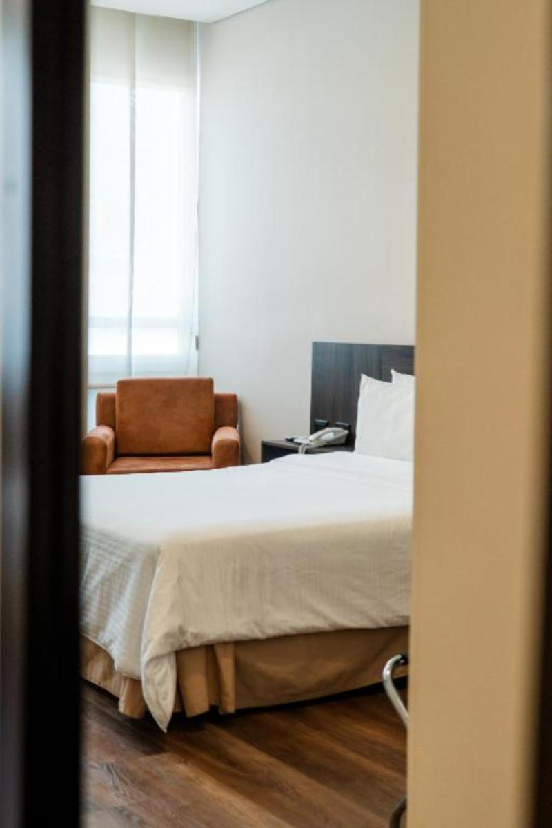 Double Queen Bed Non Smoking