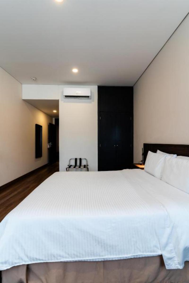 Double Queen Bed Non Smoking
