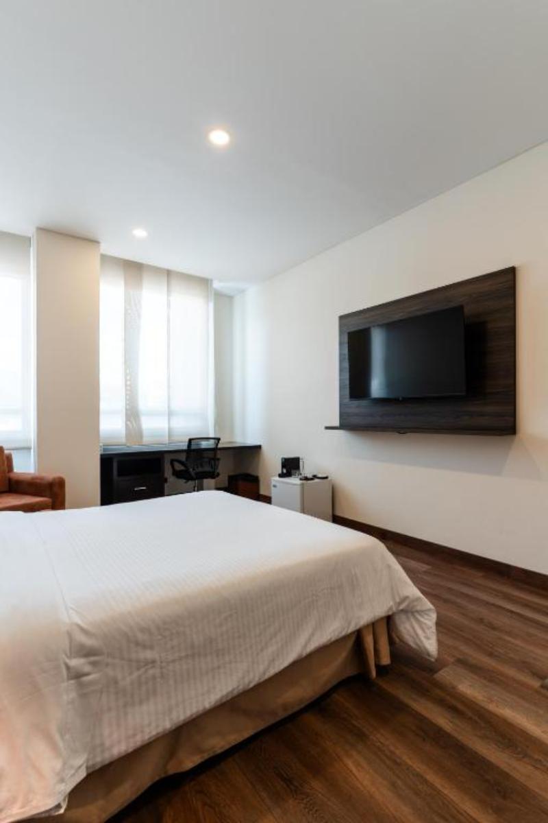 Double Queen Bed Non Smoking