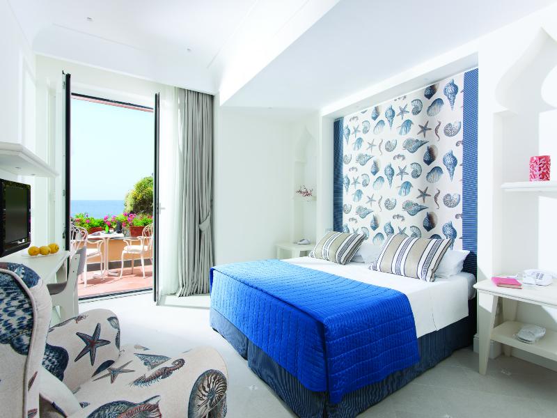 Double or Twin Deluxe Sea View