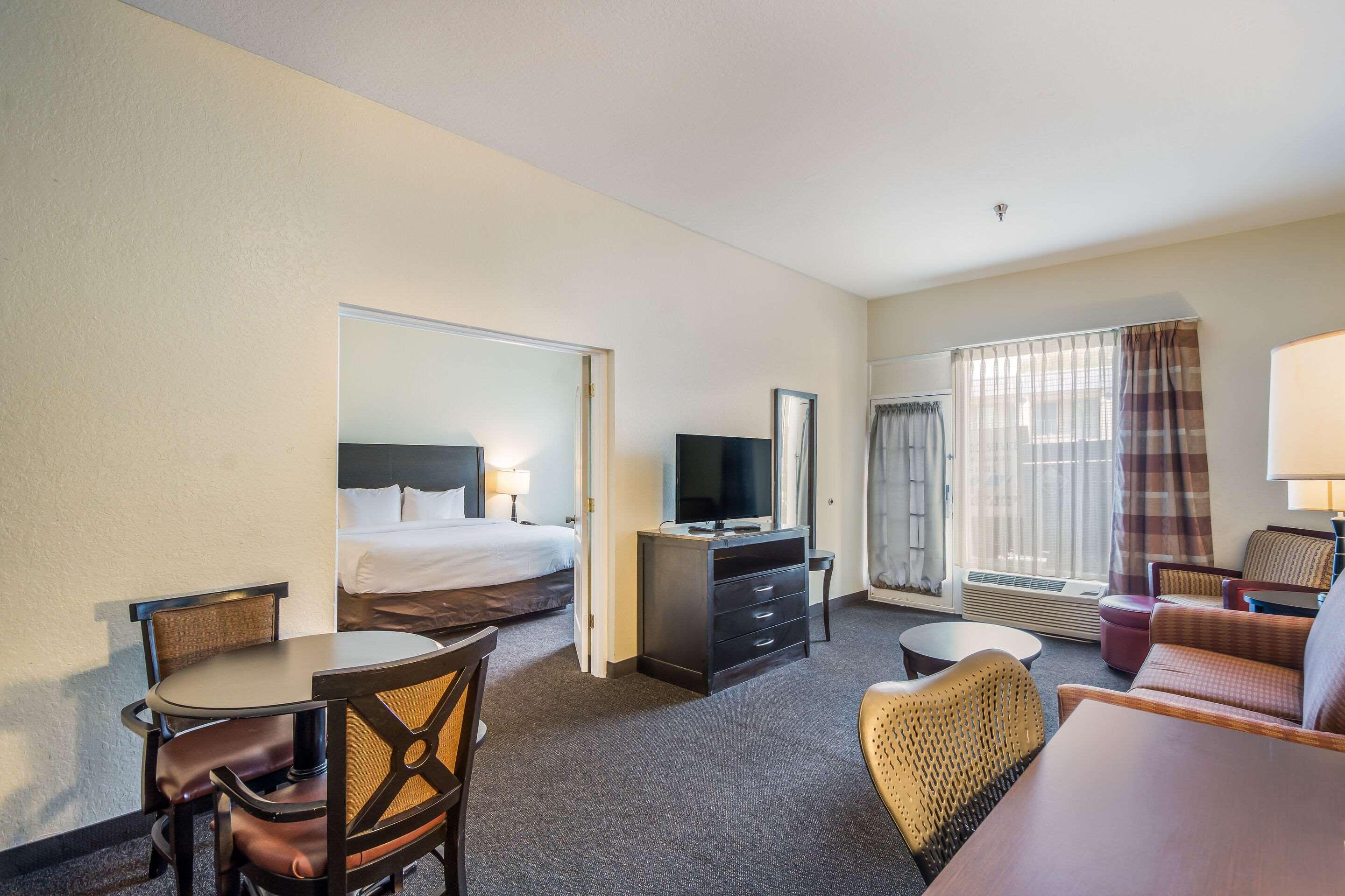 Suite King Bed Non Smoking