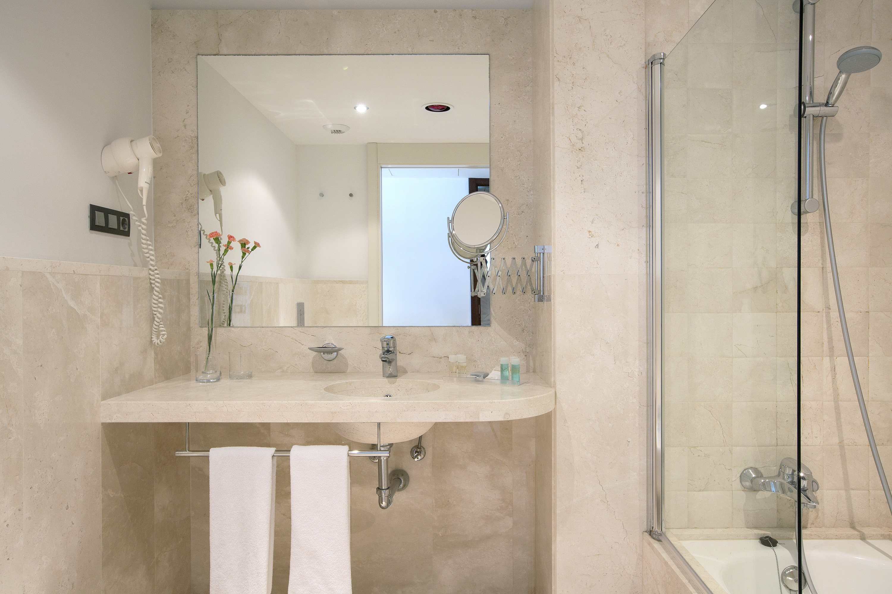 Double or Twin Standard