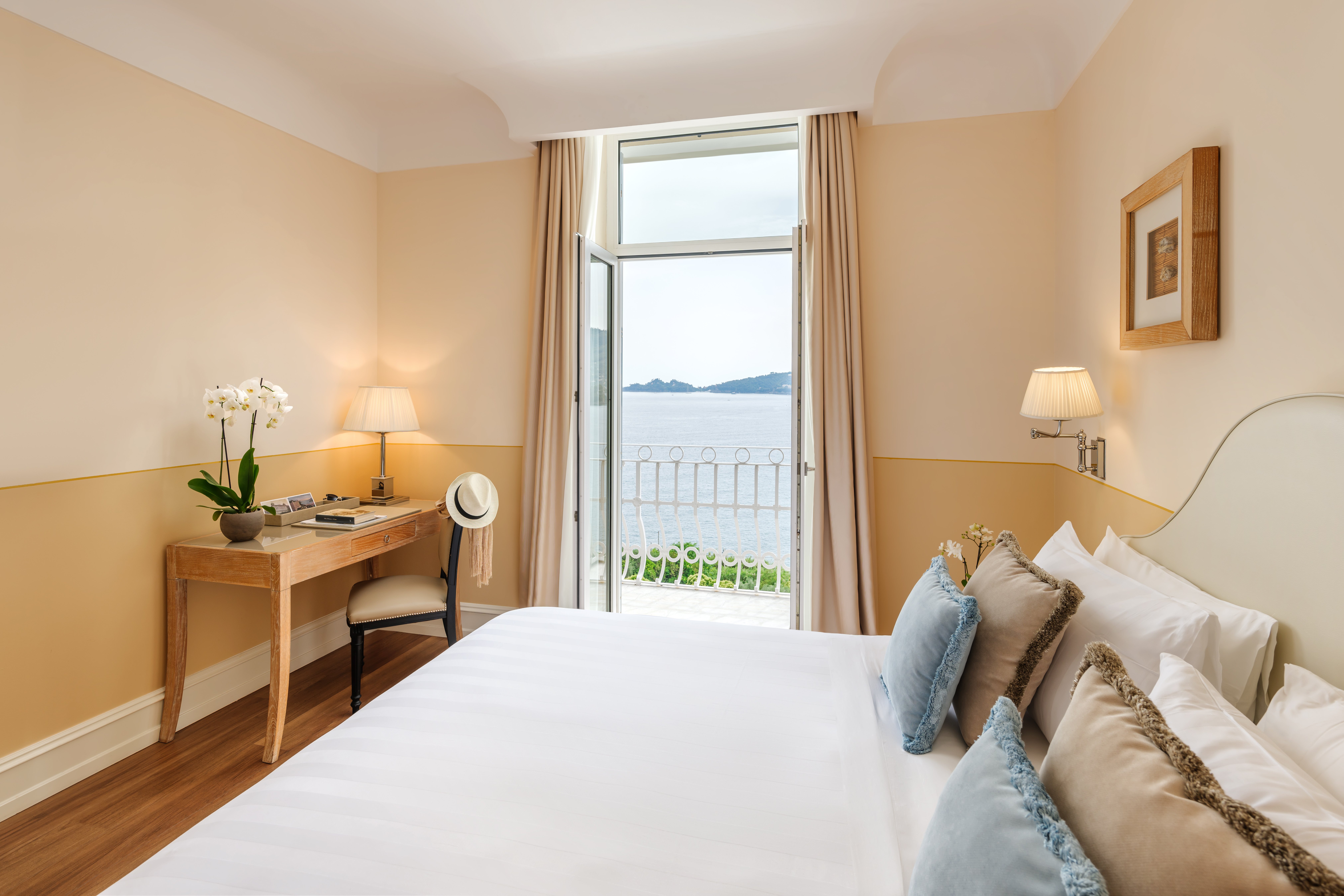 Twin Deluxe Sea View