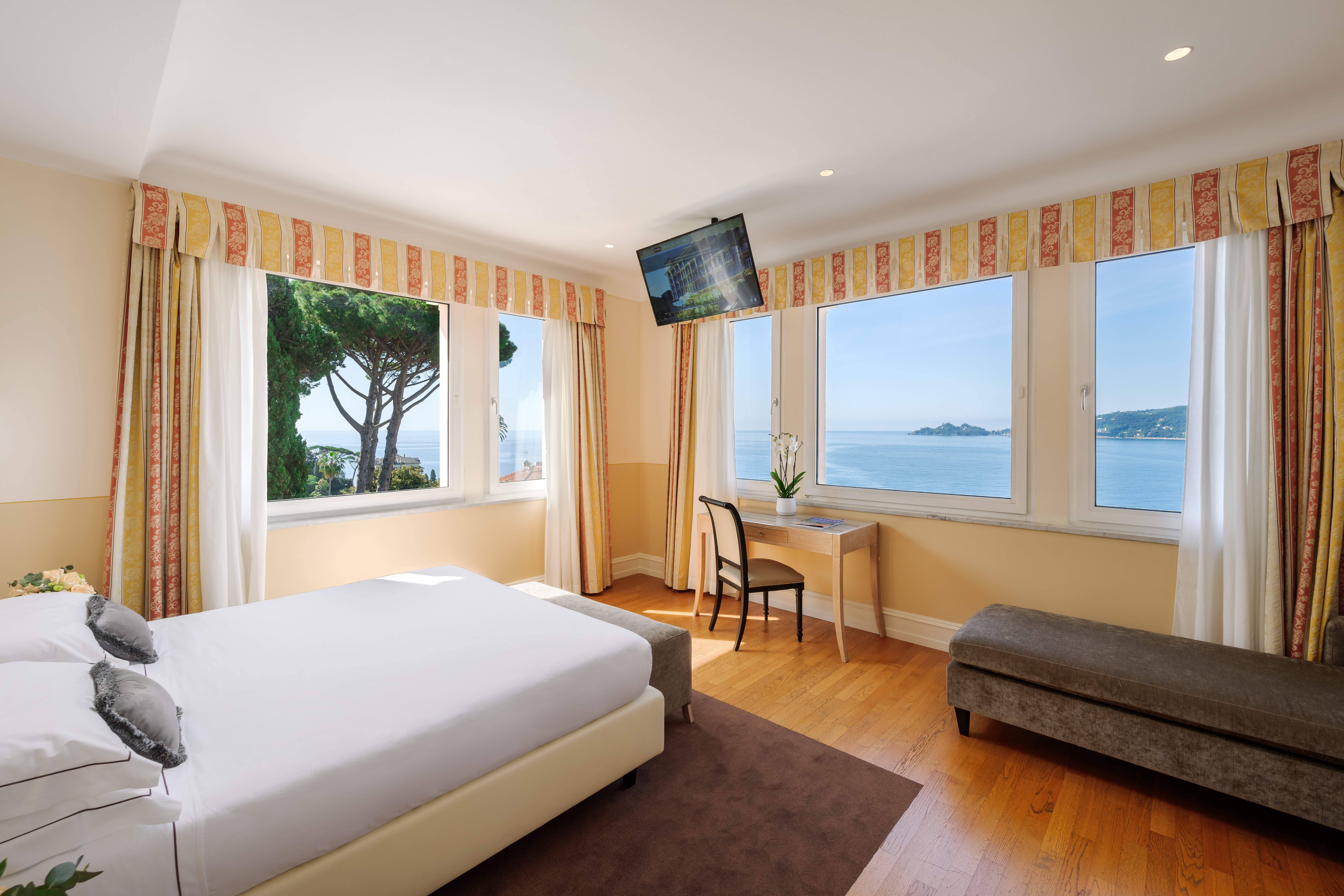 Junior Suite with Views