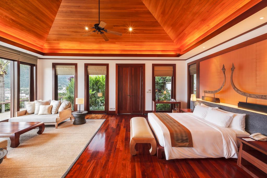 Villa Six Bedrooms with Private Pool