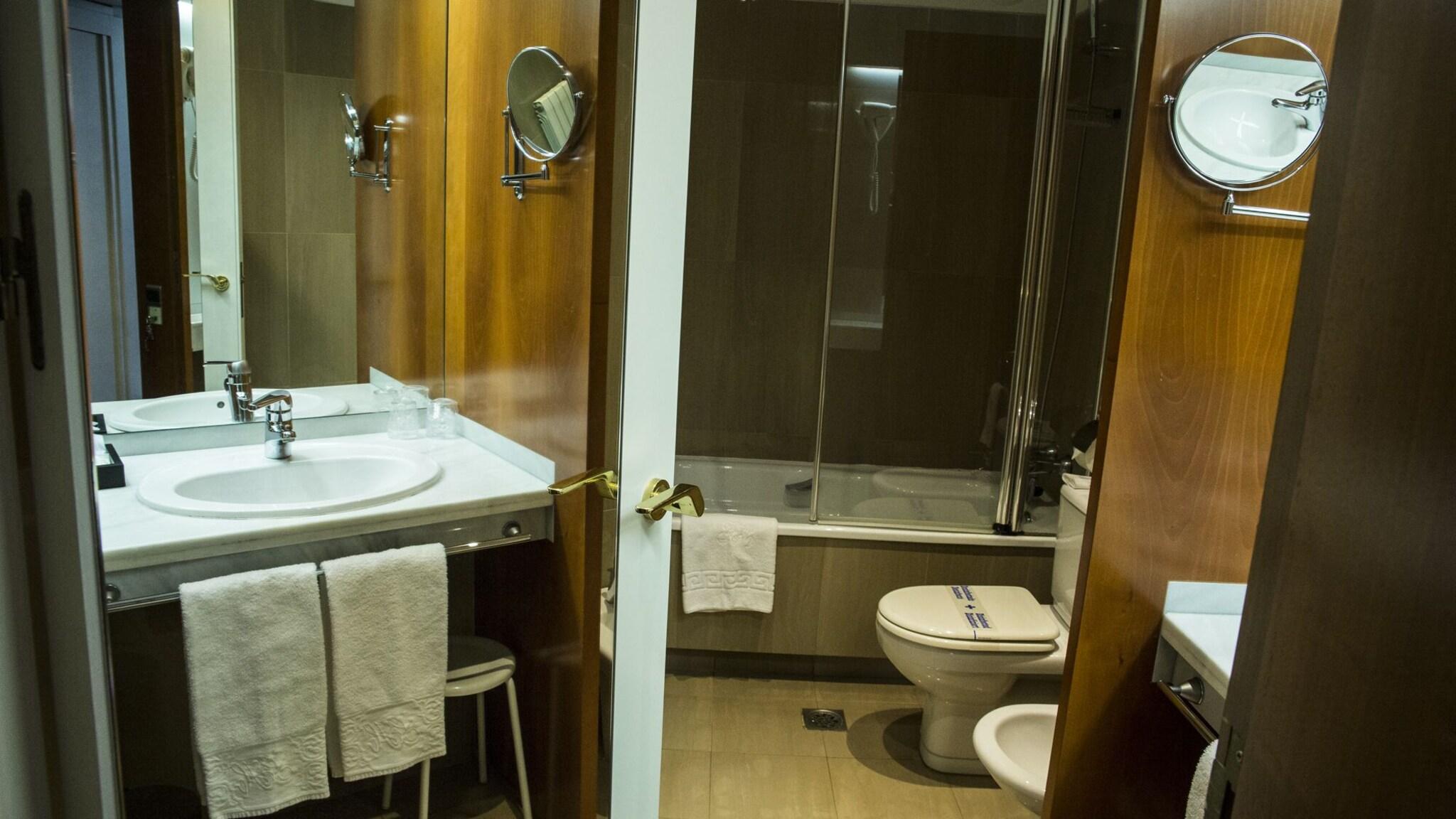 Junior Suite City View King Bed