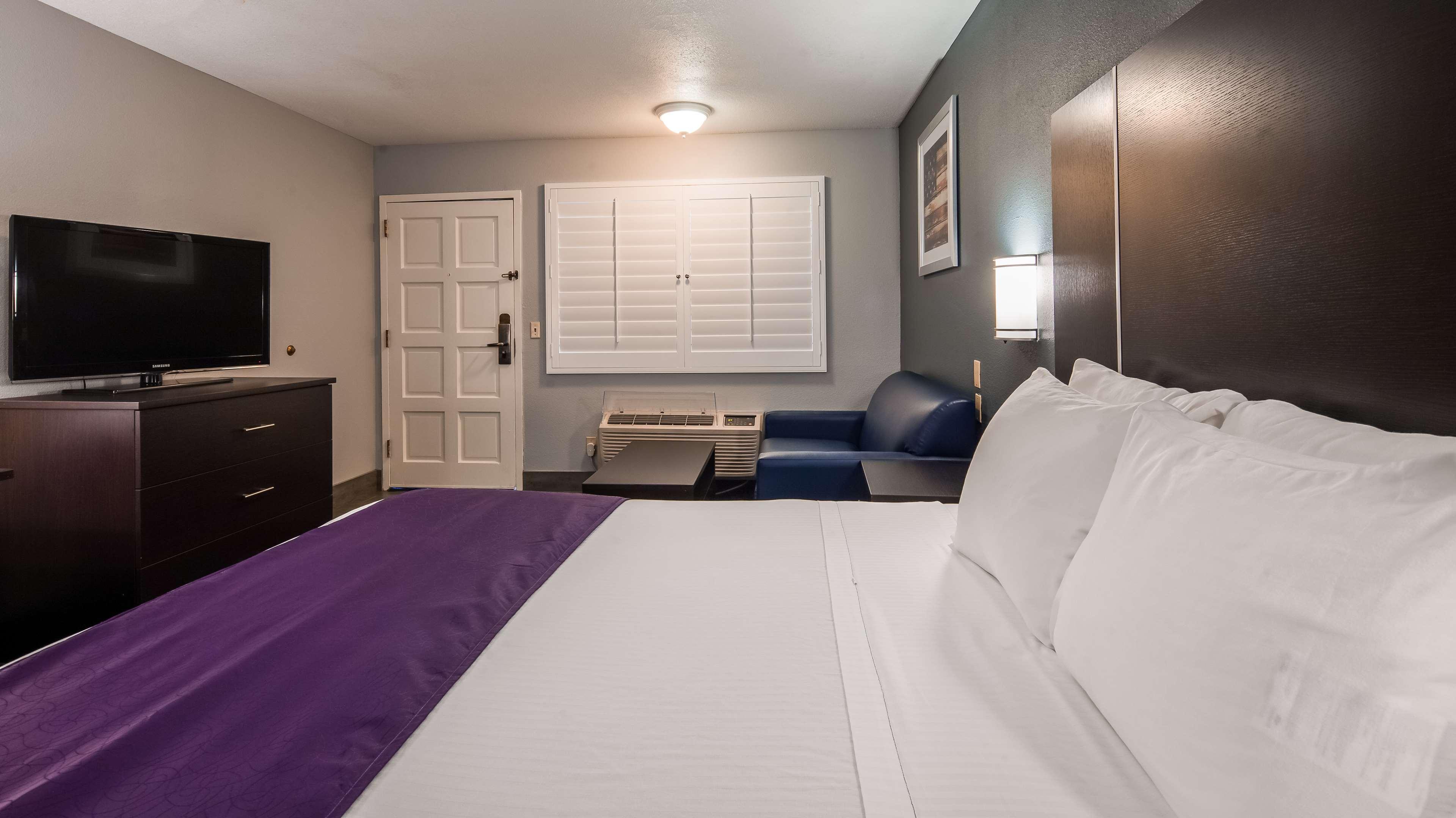 Room King Bed Non Smoking