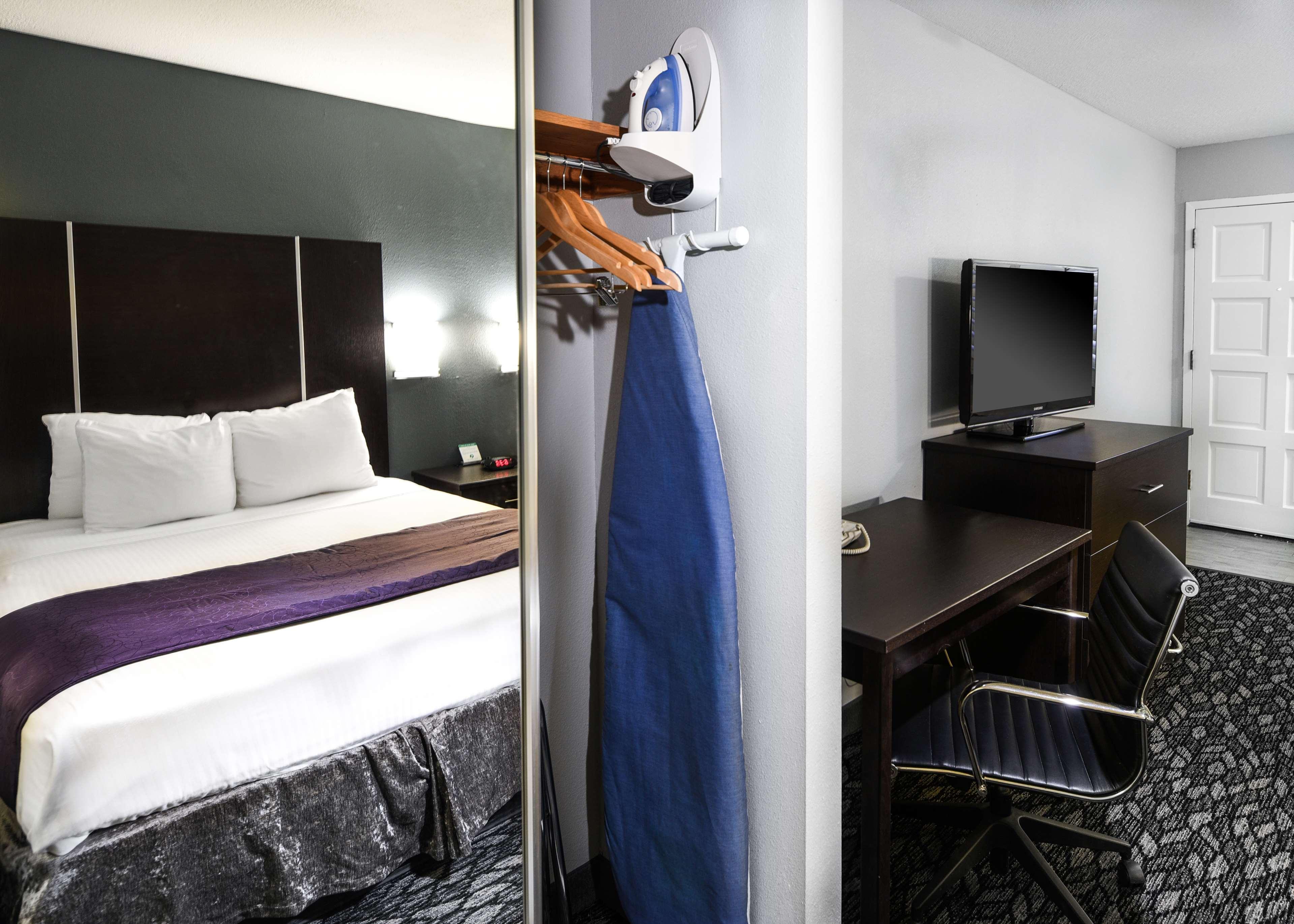 Room King Bed Non Smoking