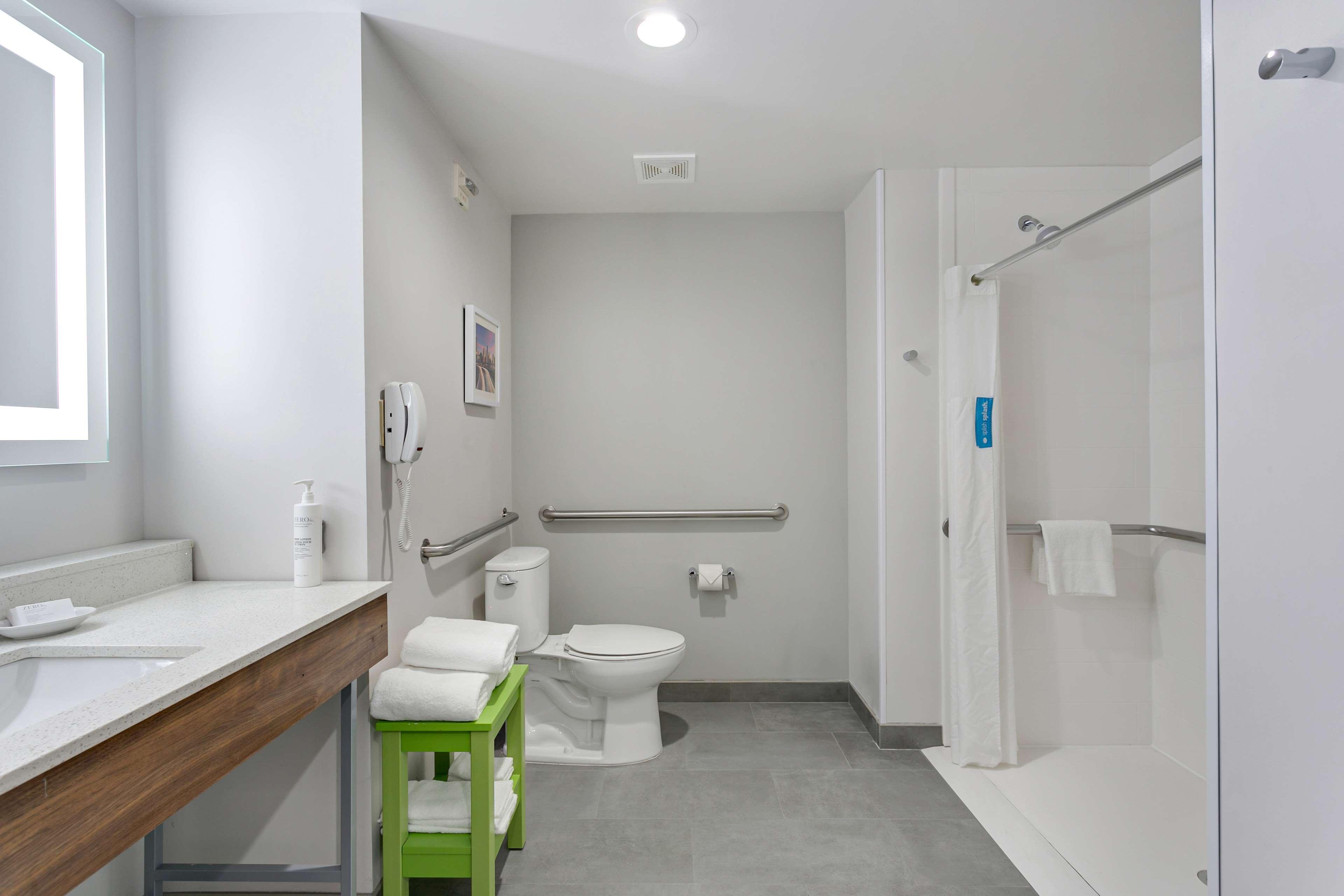 Double King Bed Non Smoking