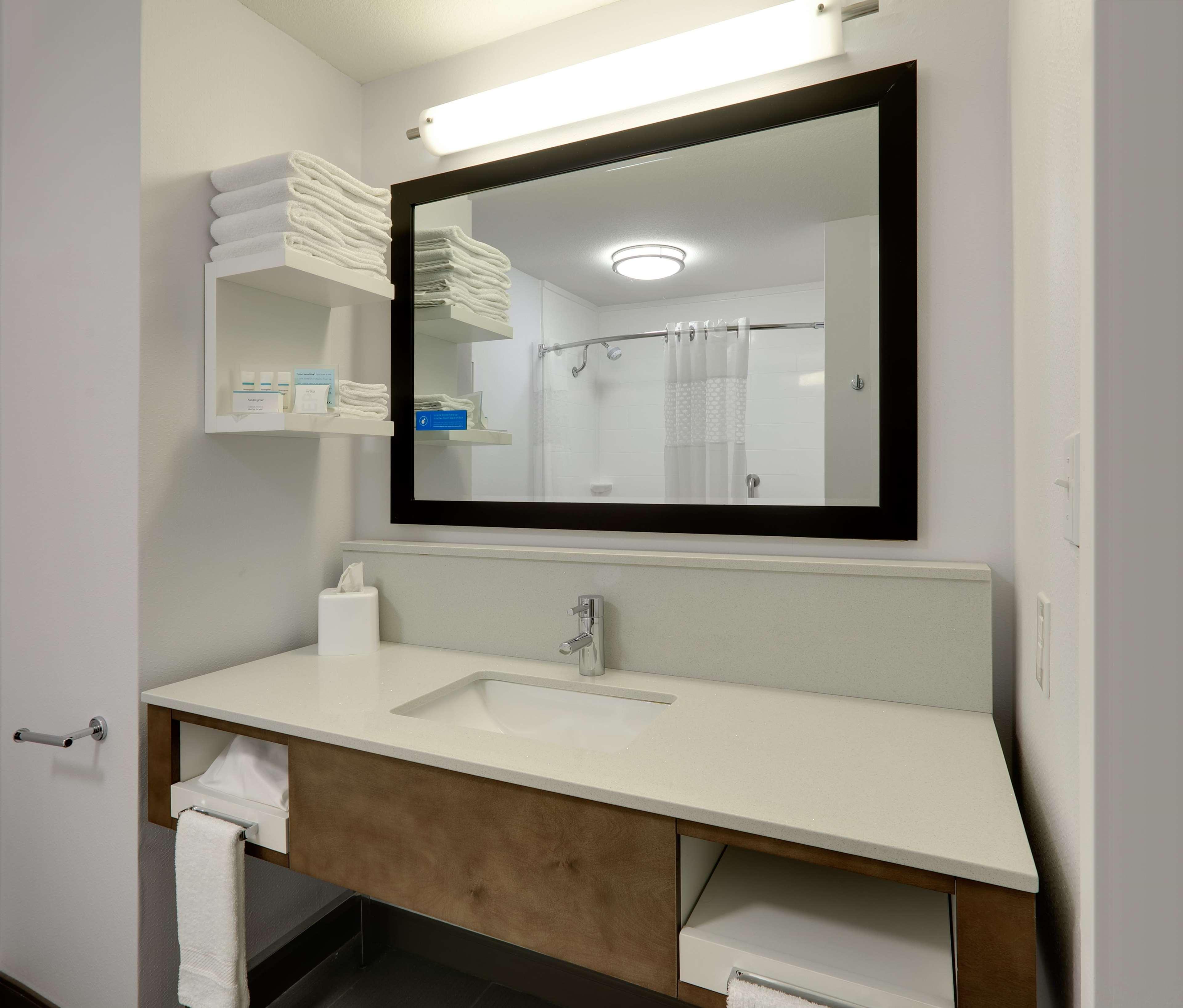 Double King Bed Non Smoking