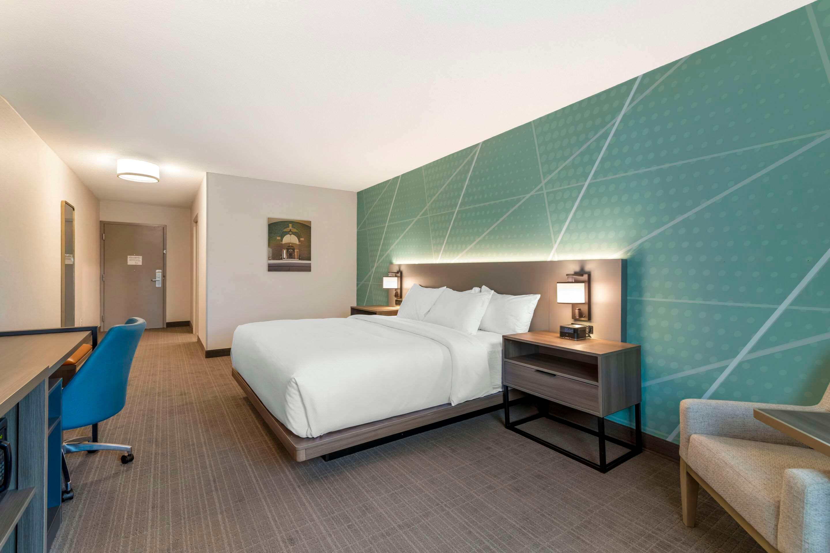 Double King Bed Non Smoking