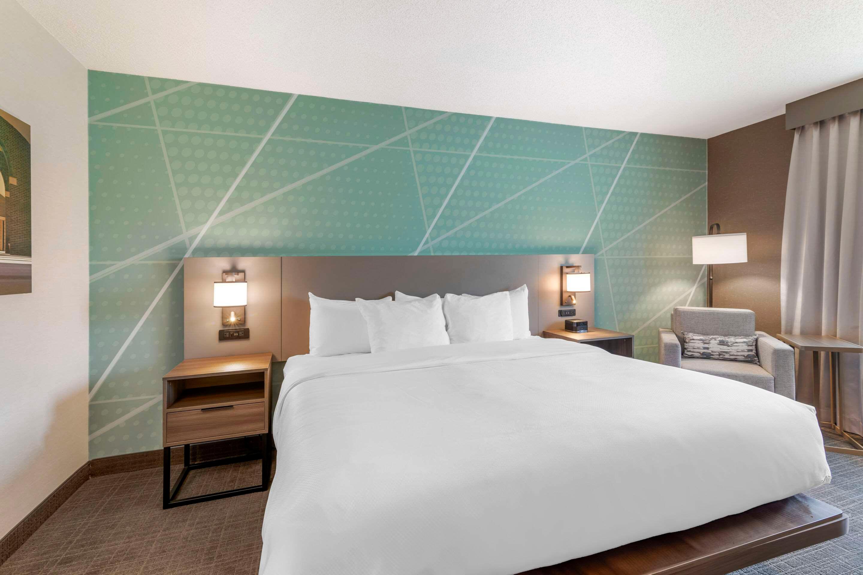 Double King Bed Non Smoking