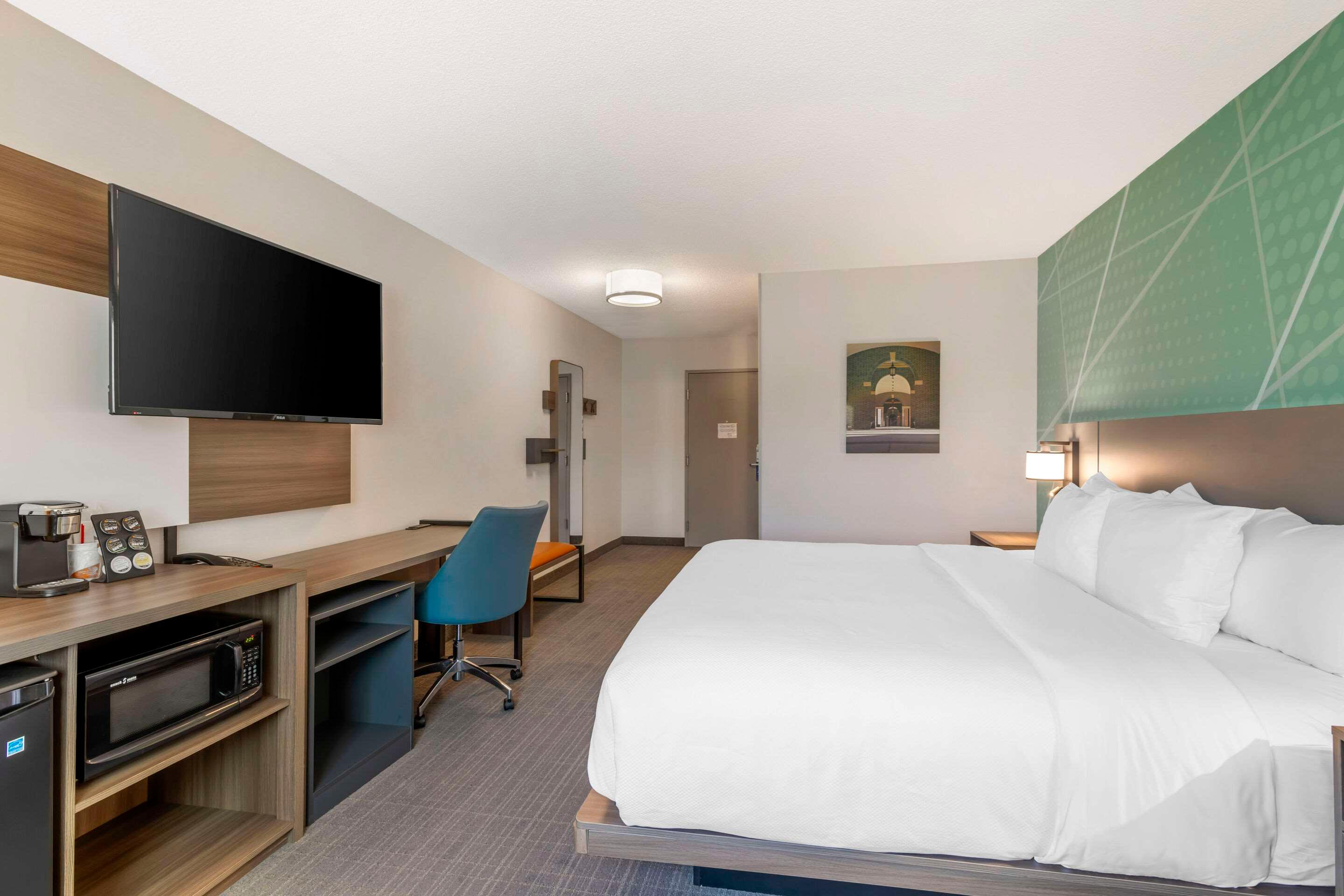 Double King Bed Non Smoking