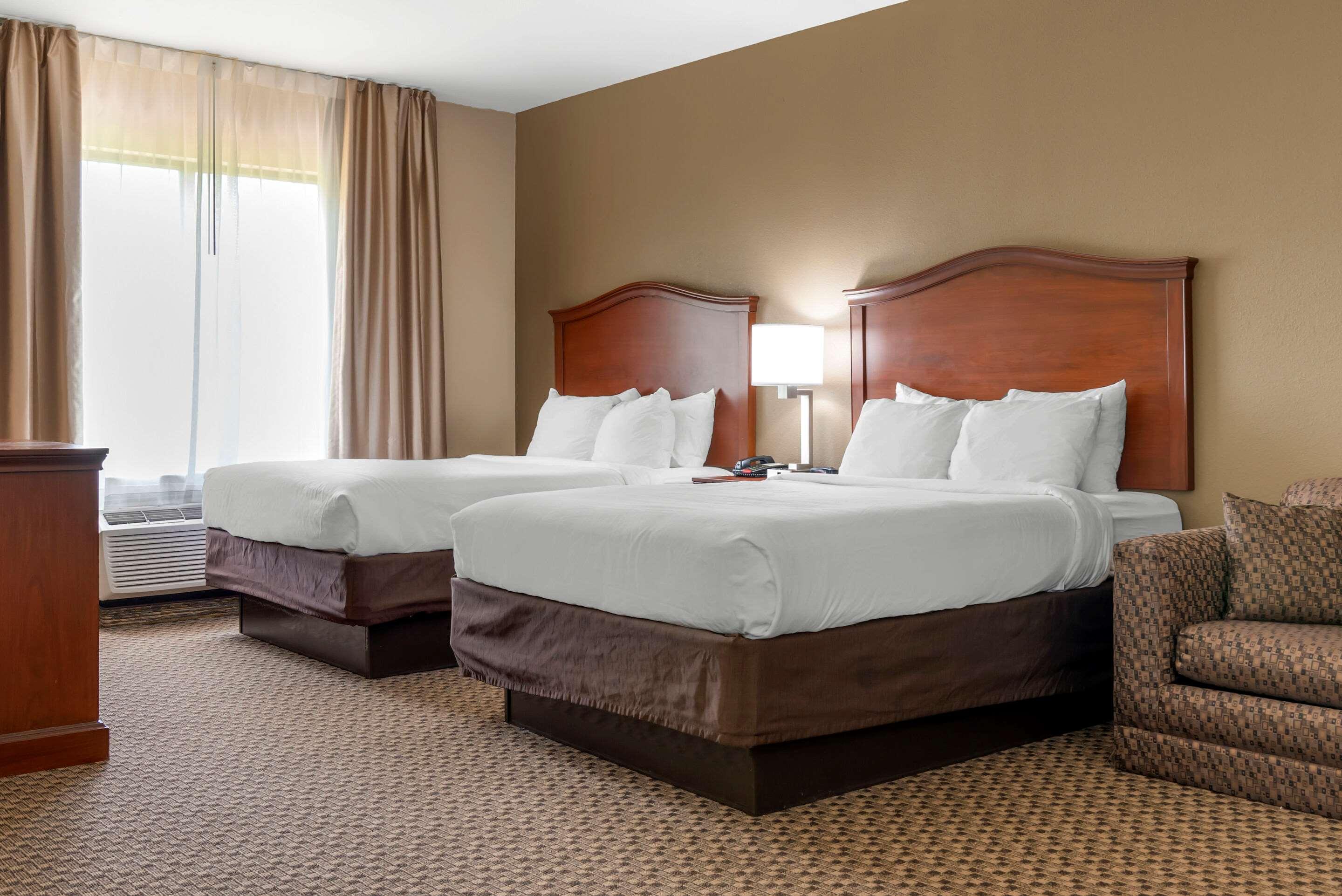 Suite Two Queen Beds