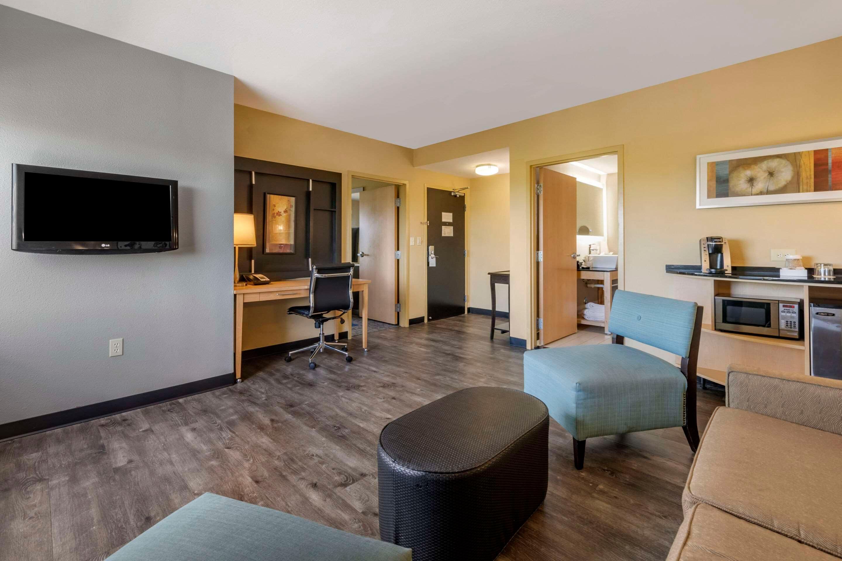 Suite Two Queen Beds