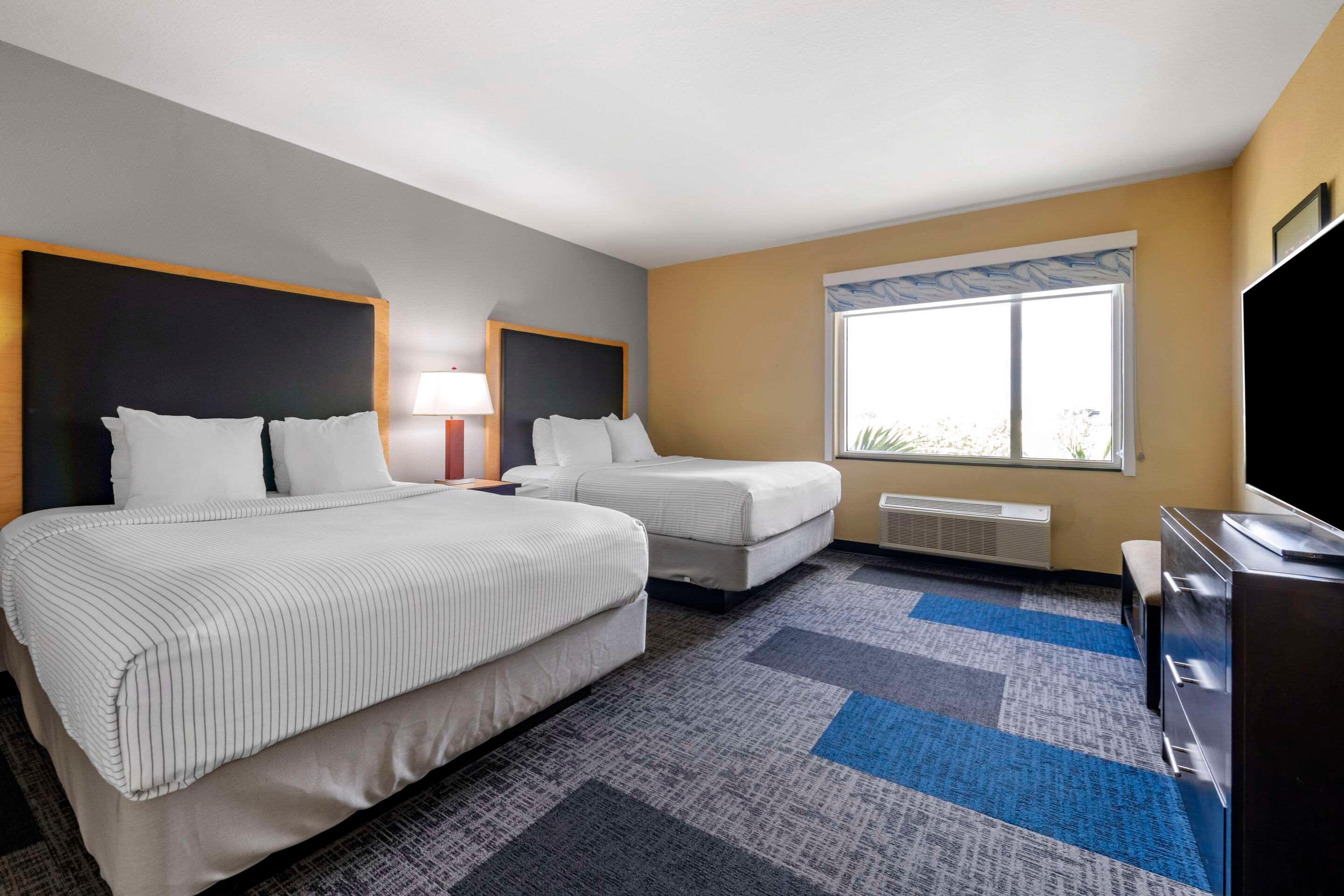 Suite Two Queen Beds Non Smoking