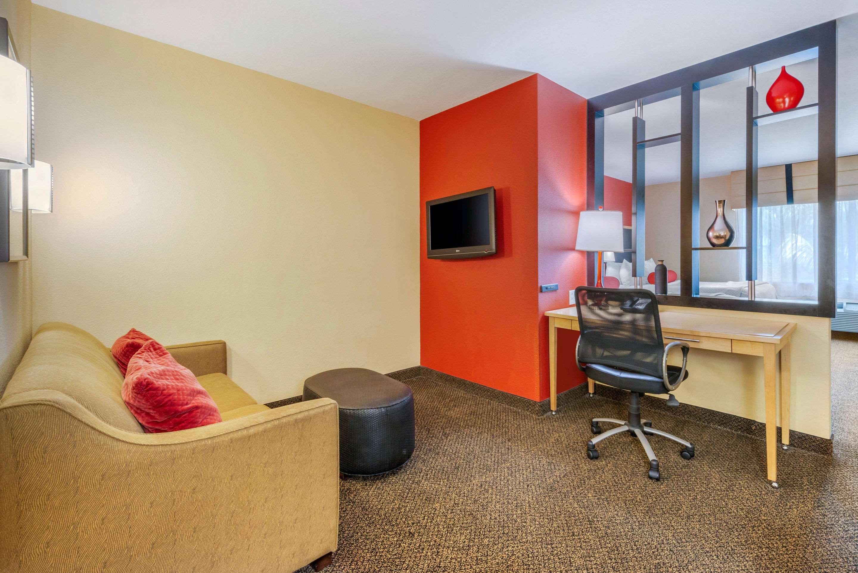 Suite Two Queen Beds