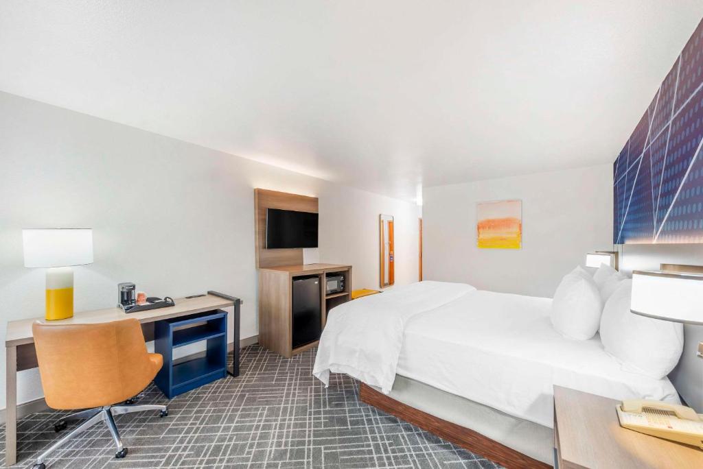 Double King Size Bed