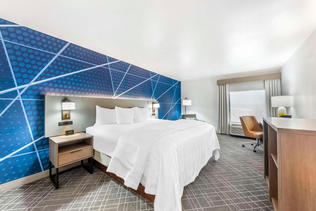 Double King Size Bed