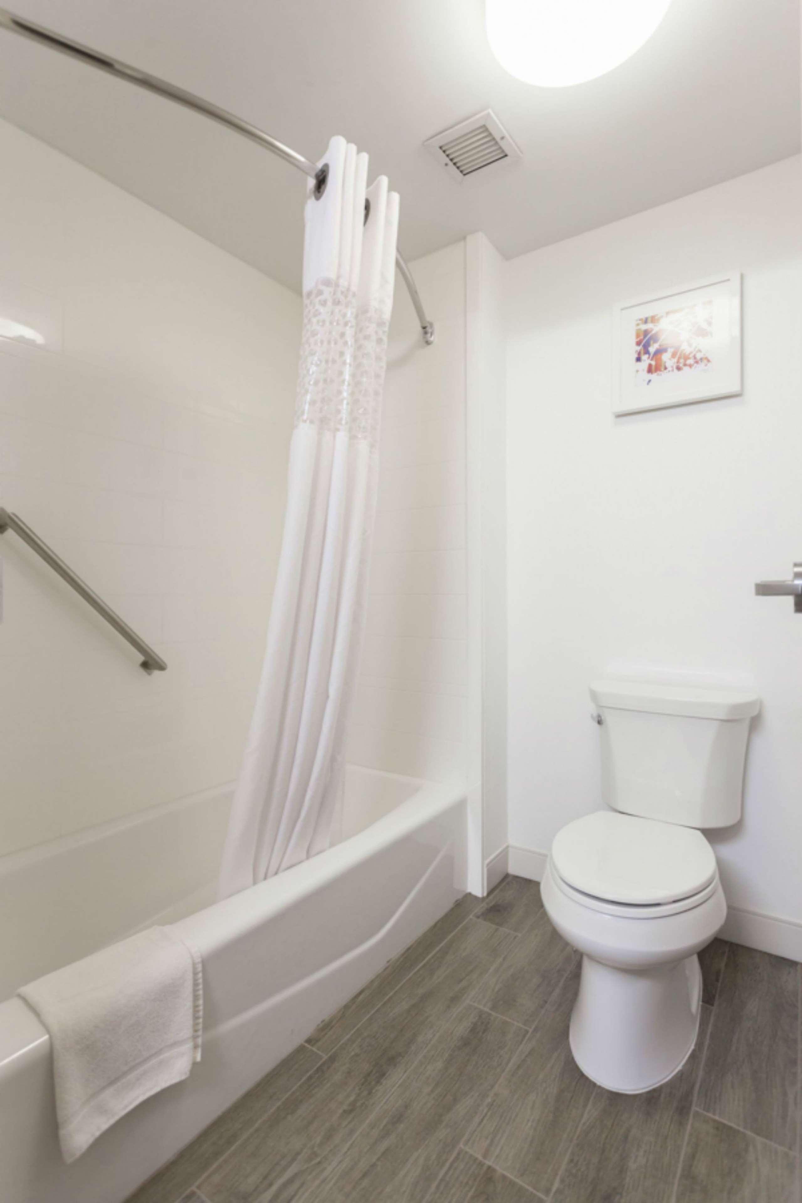 Suite Two Queen Beds One Bedroom