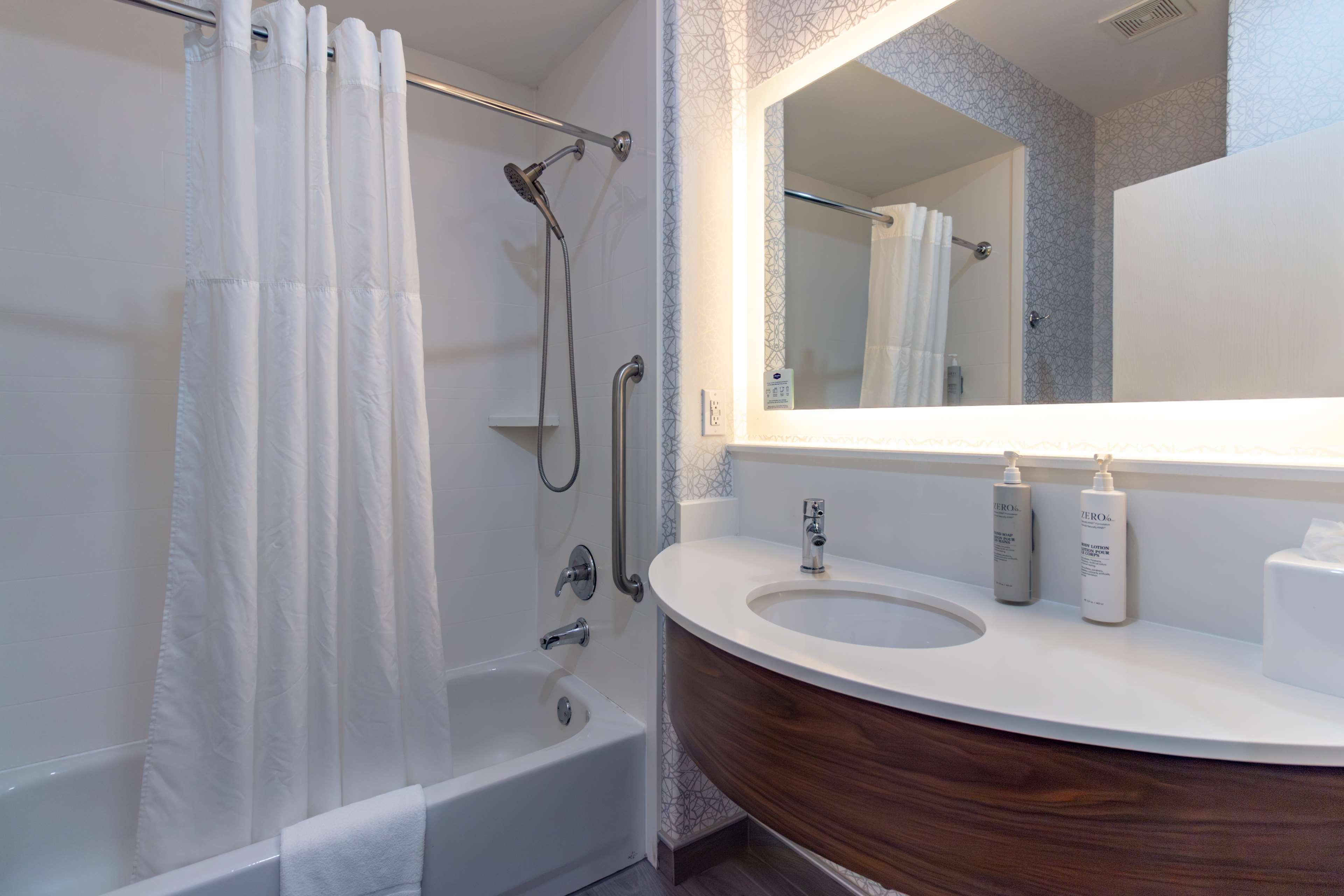 Double King Bed Non Smoking