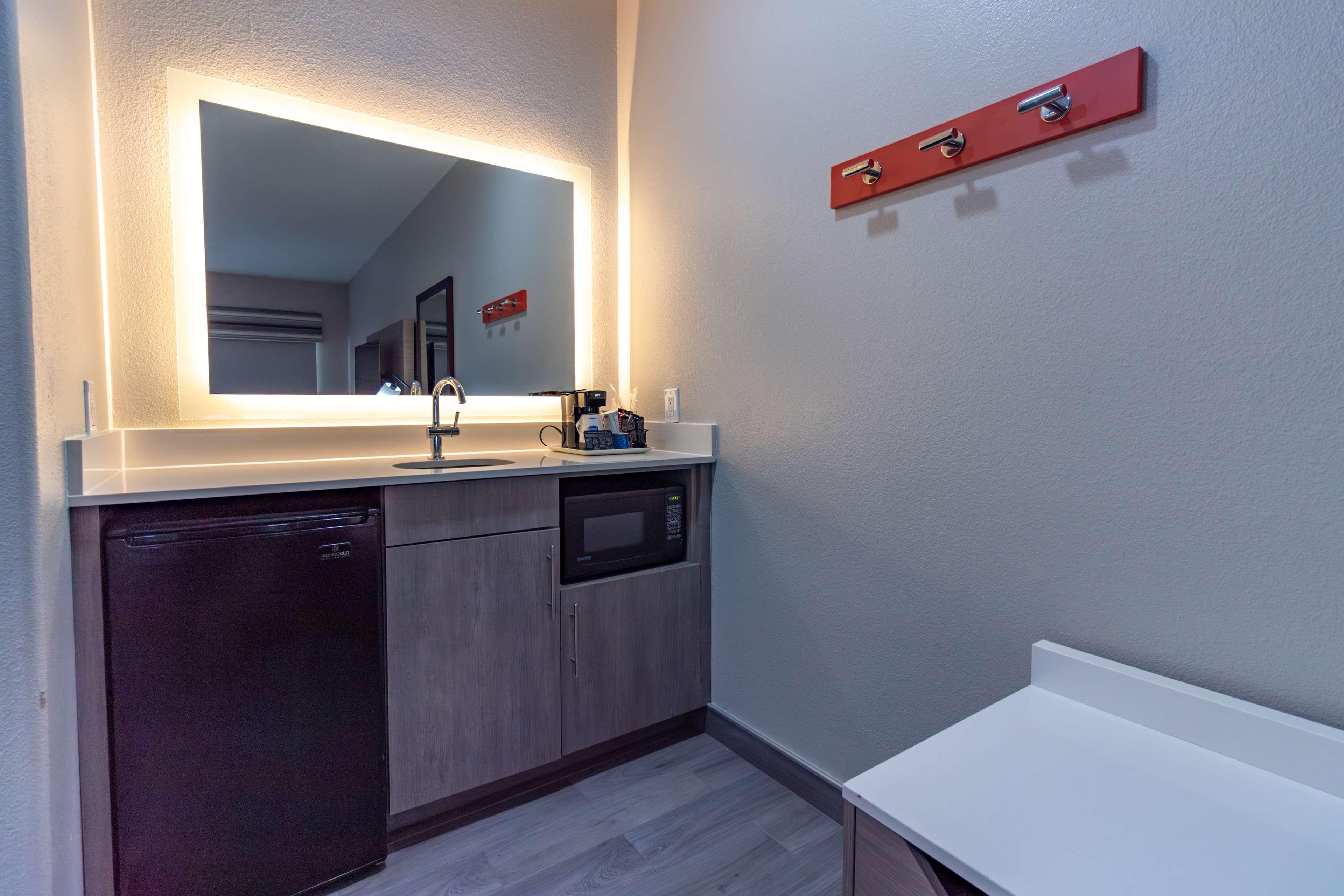 Suite Two Queen Beds