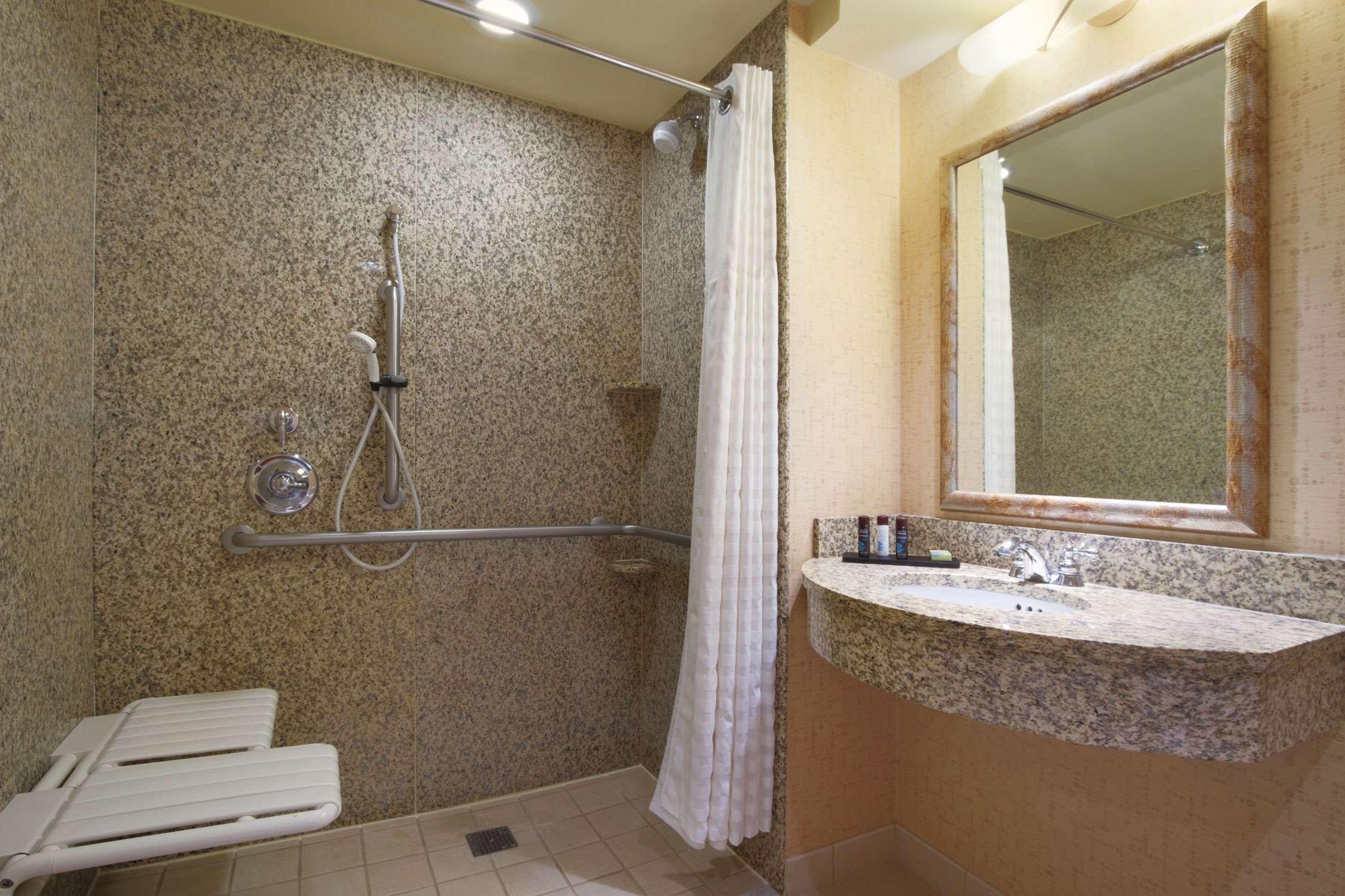 Double King Bed One Bedroom 