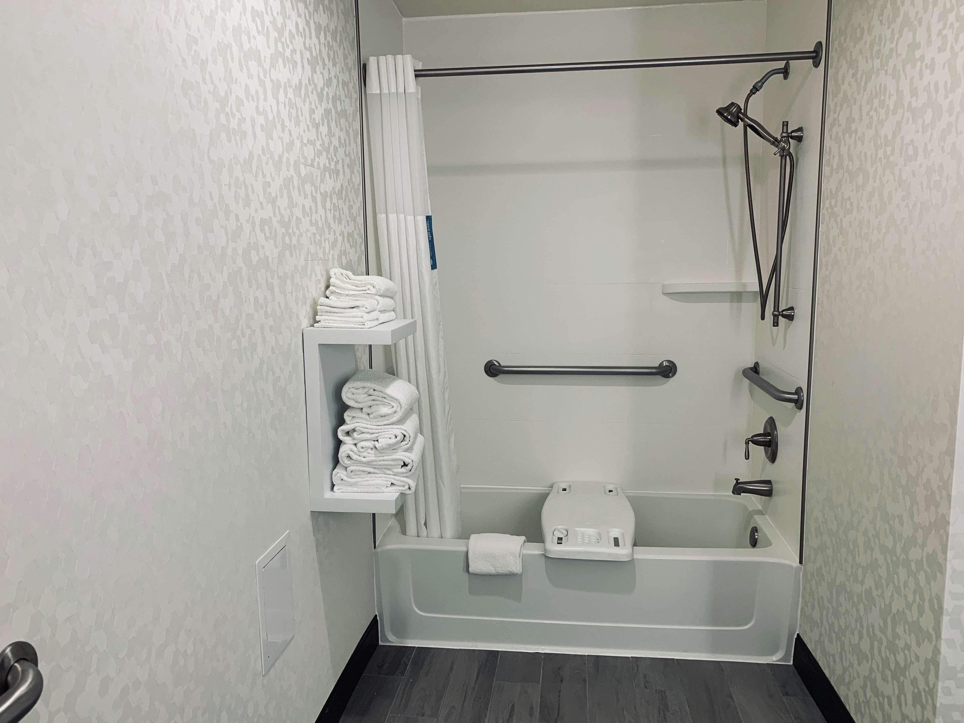 Studio Two Queen Beds