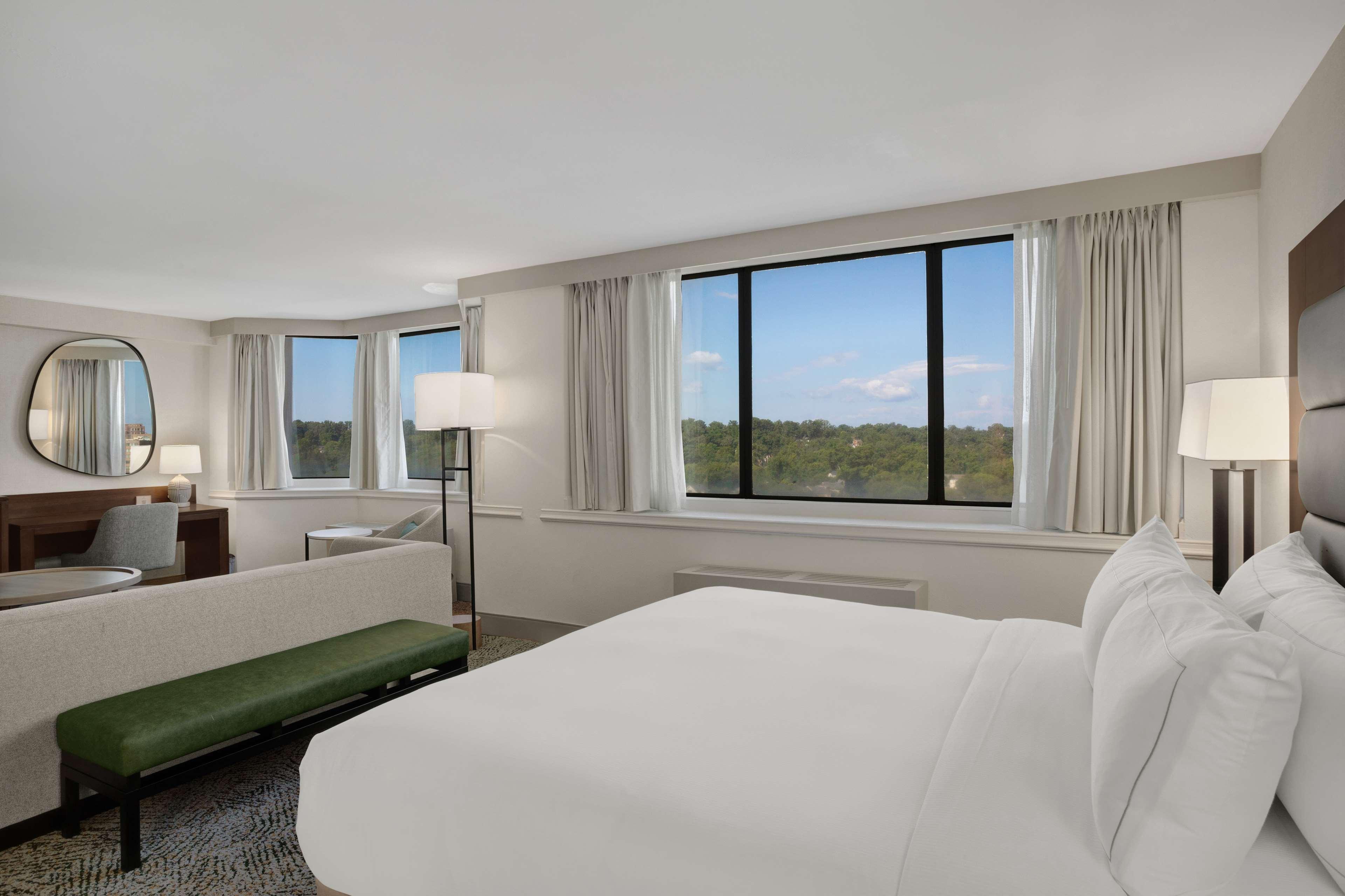 Junior Suite Accessible King Size Bed