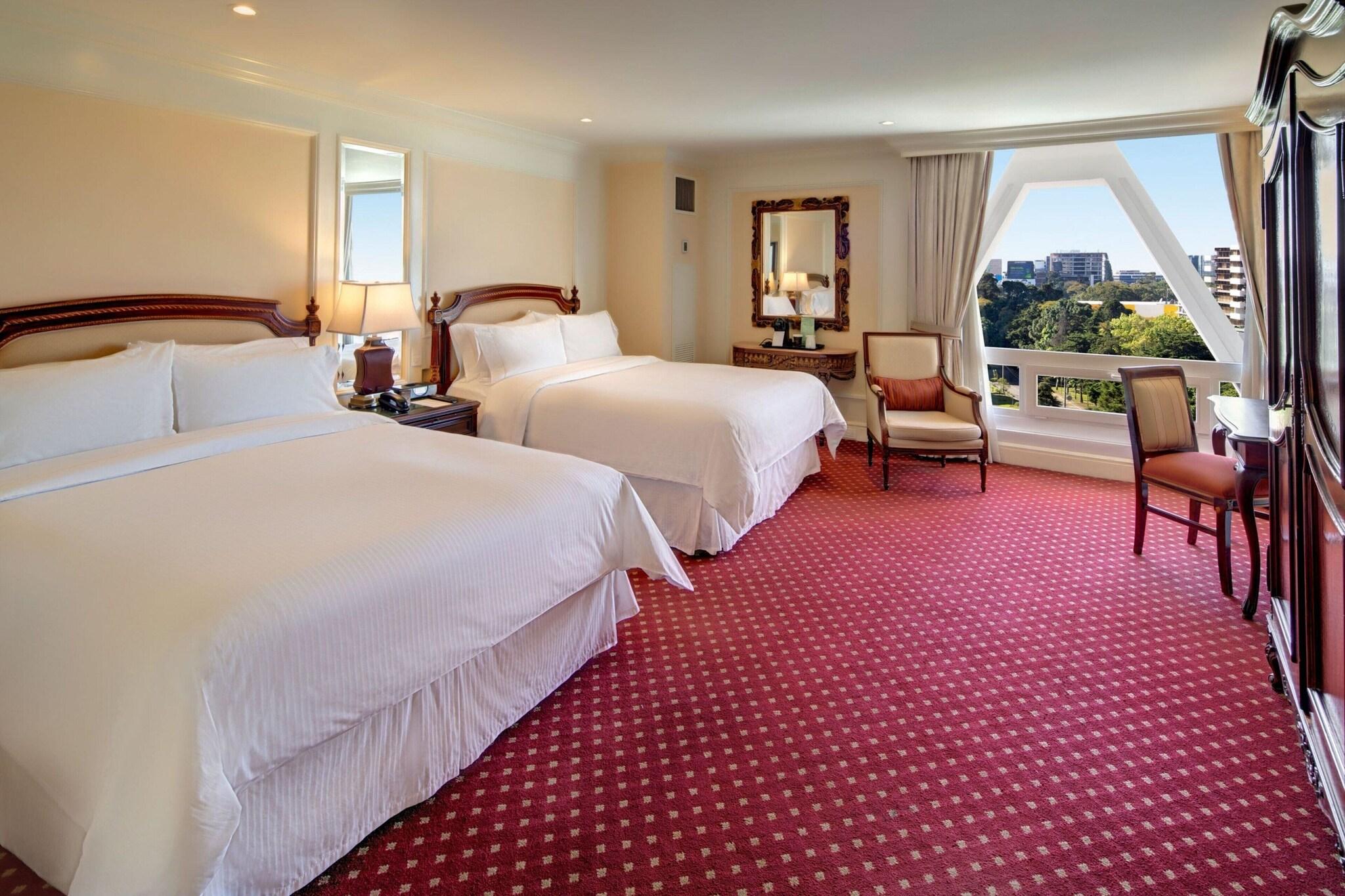 Quadruple Executive Two Queen Beds