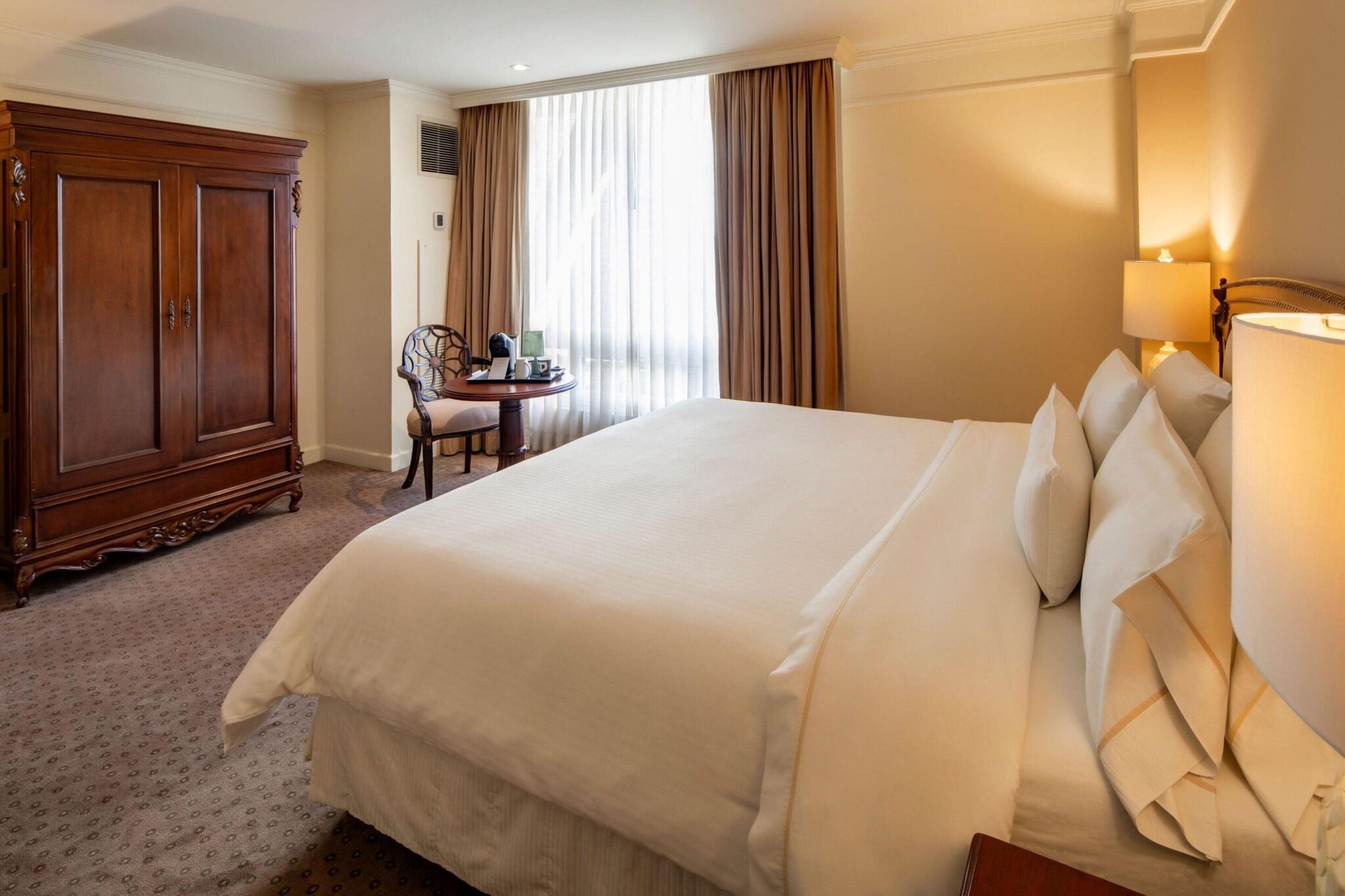 Double Deluxe King Bed