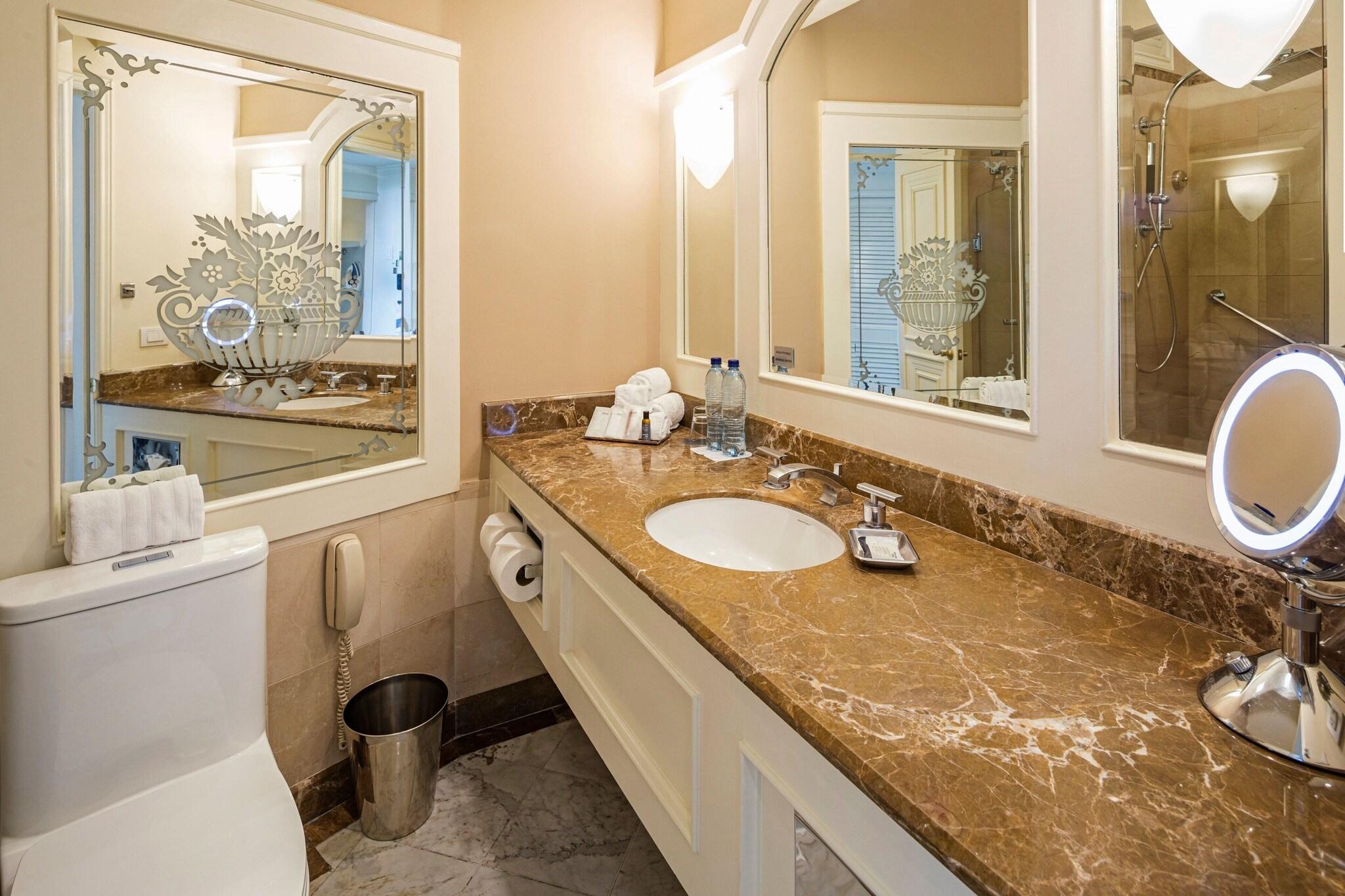 Quadruple Executive Two Queen Beds