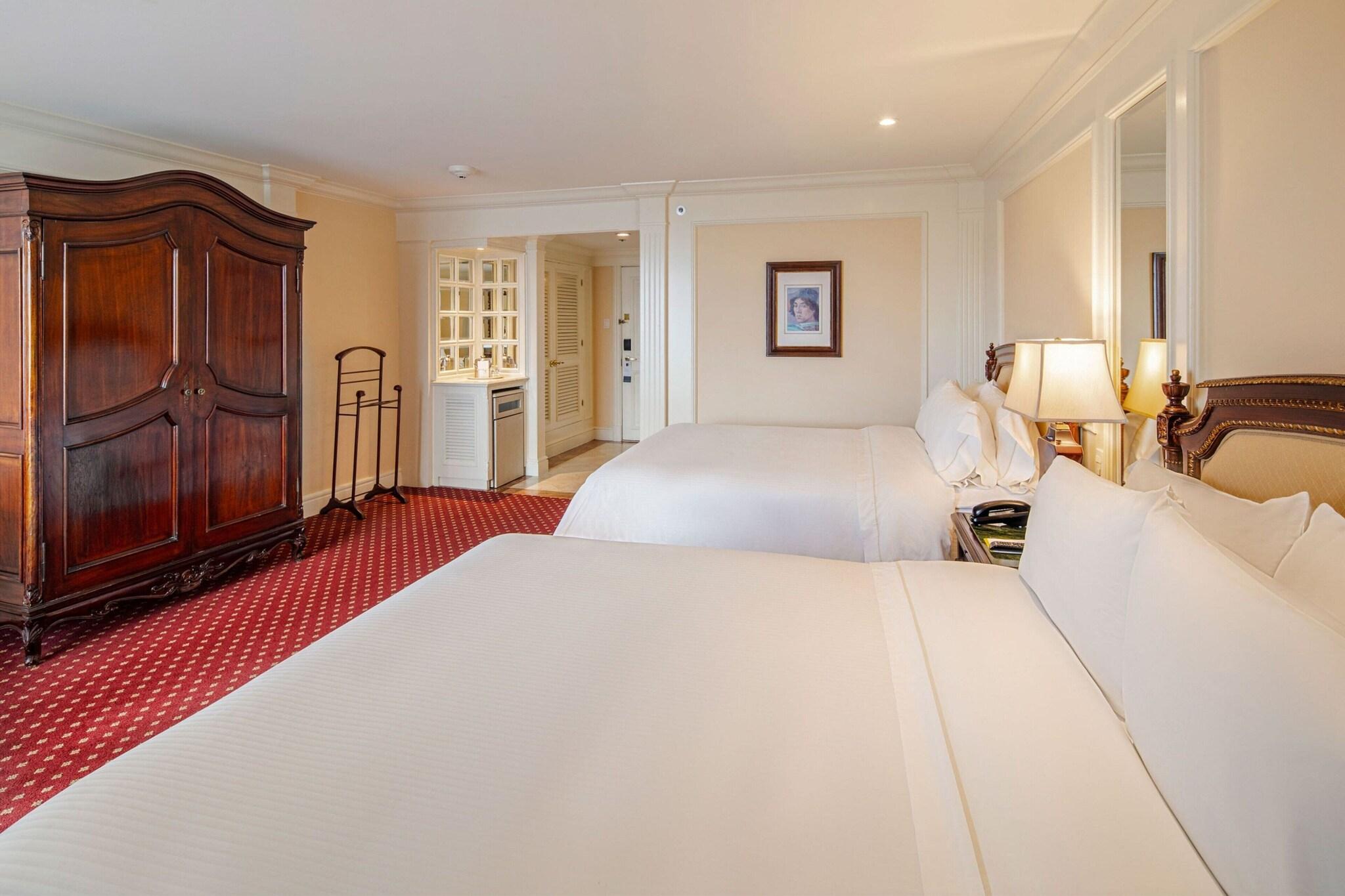 Quadruple Executive Two Queen Beds