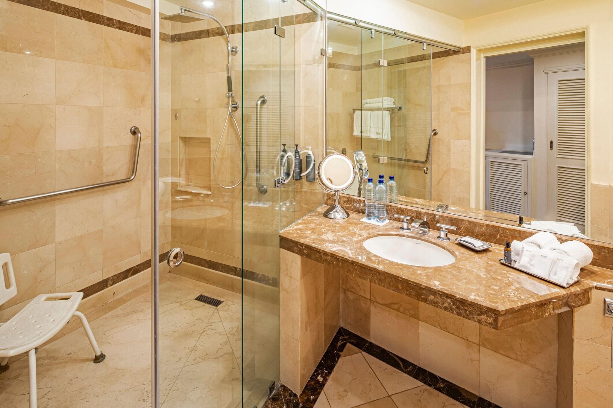 Double Deluxe King Bed