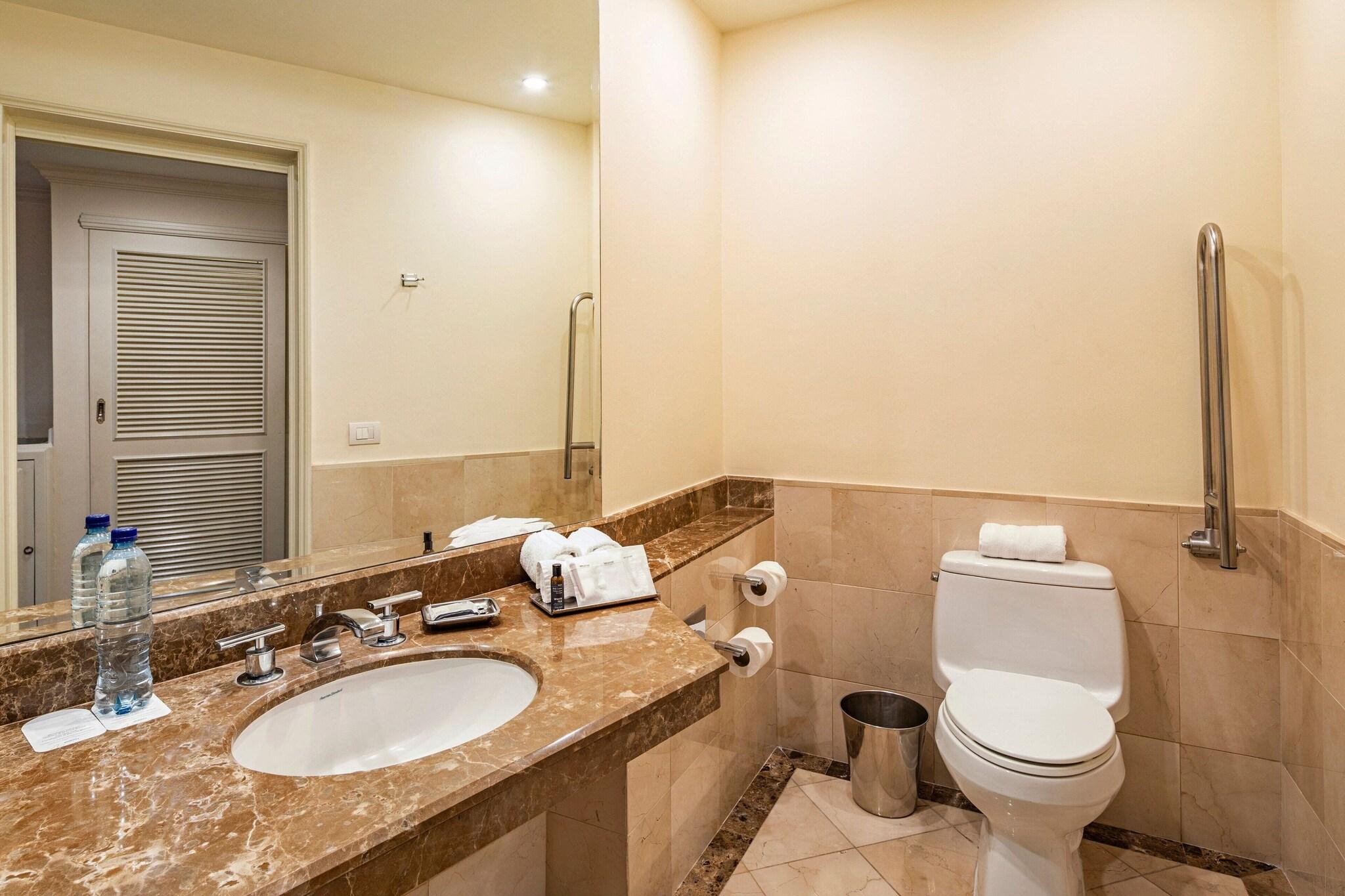 Double Deluxe King Bed