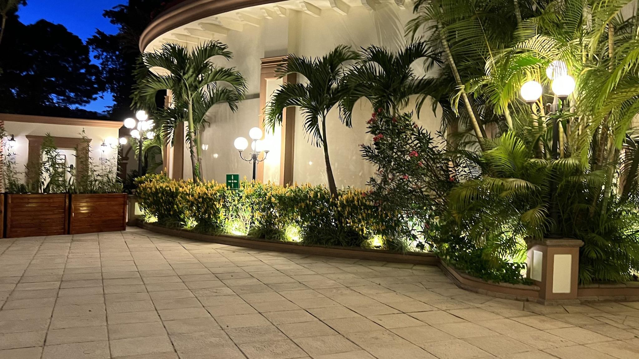 Quadruple Executive Two Queen Beds