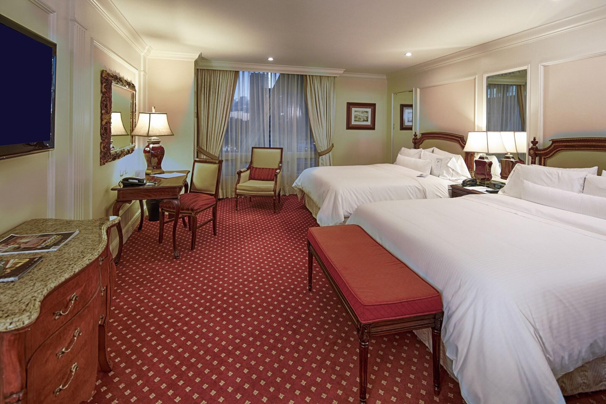 Quadruple Executive Two Queen Beds