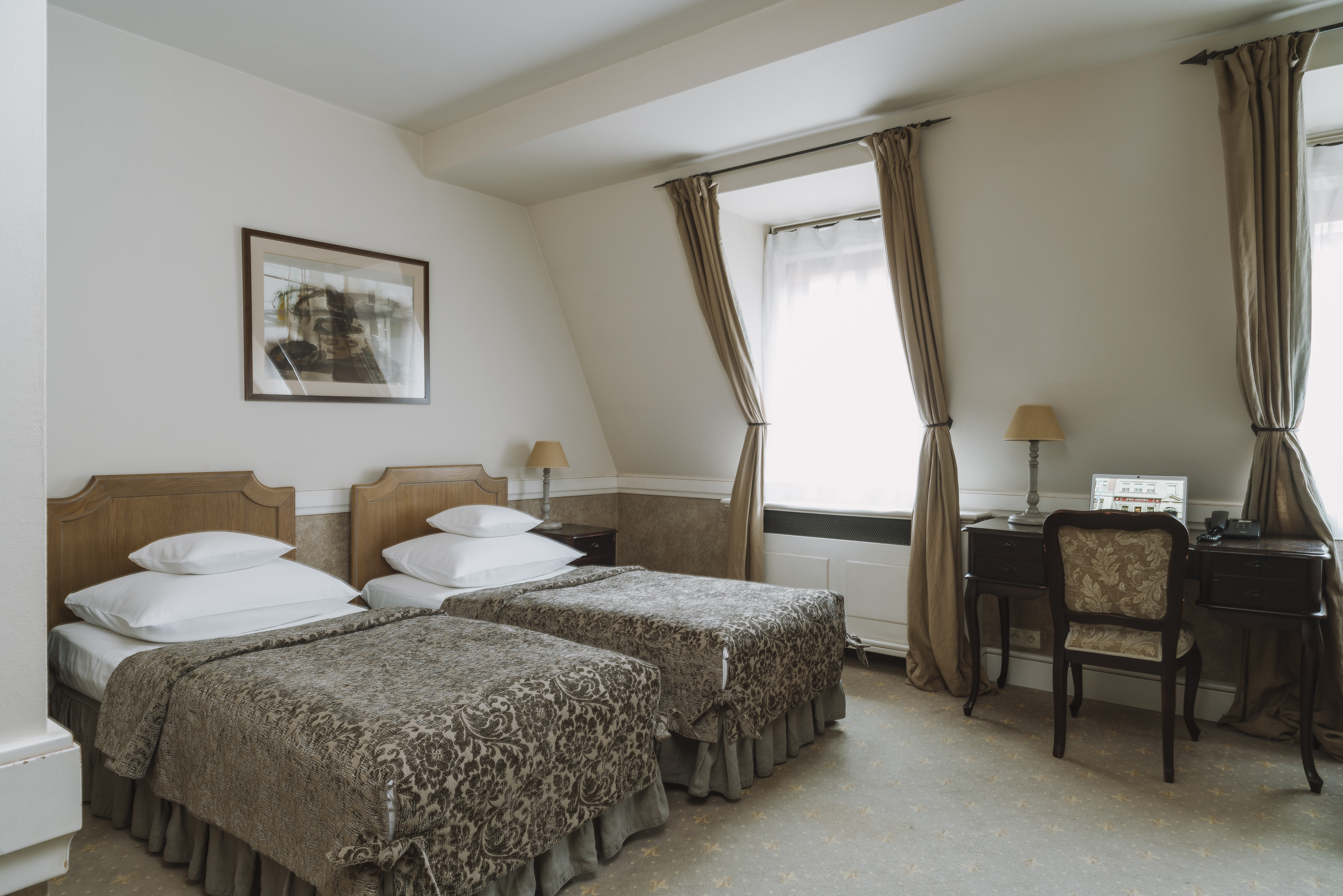 Double or Twin Standard