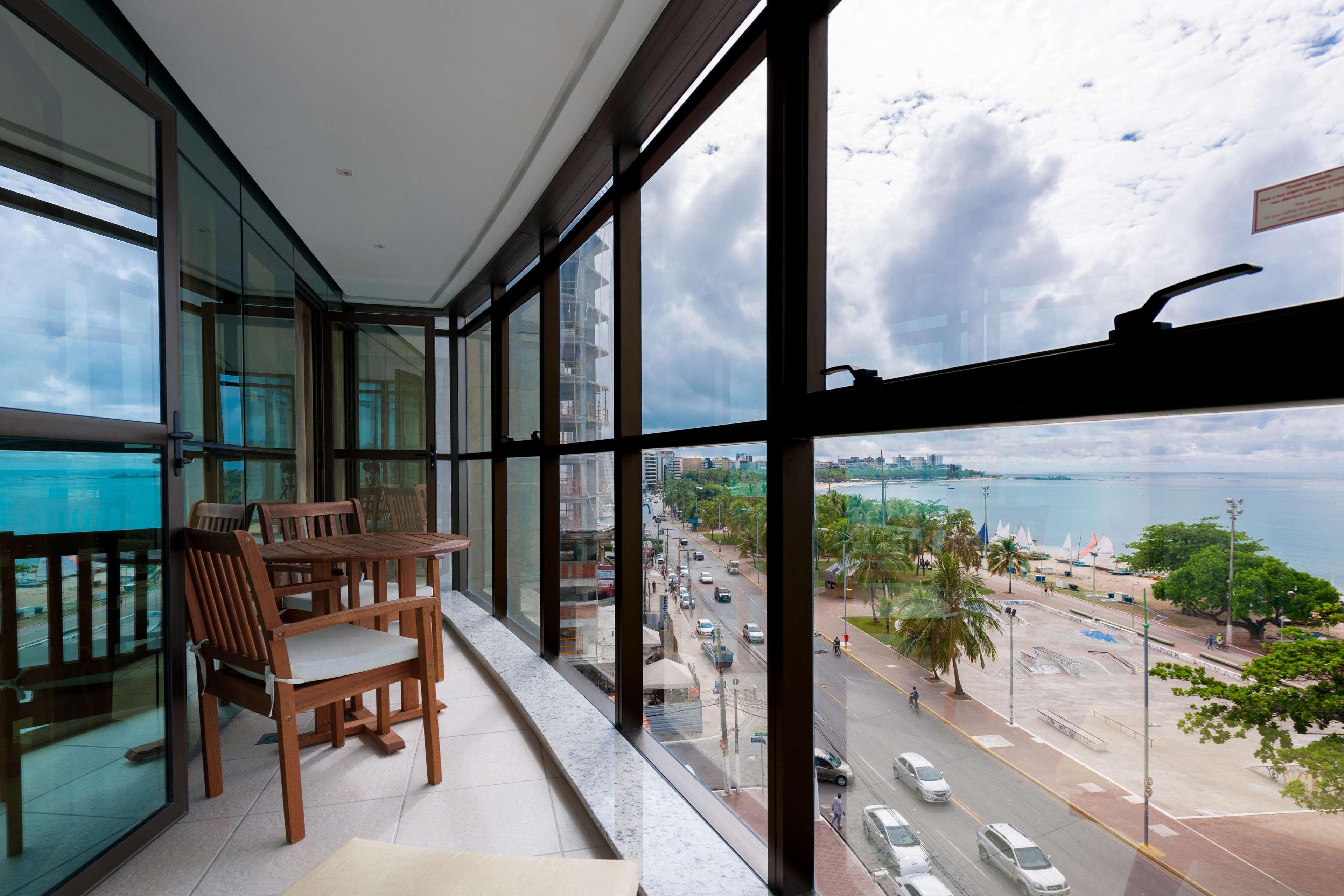 Suite Ocean Front King Bed