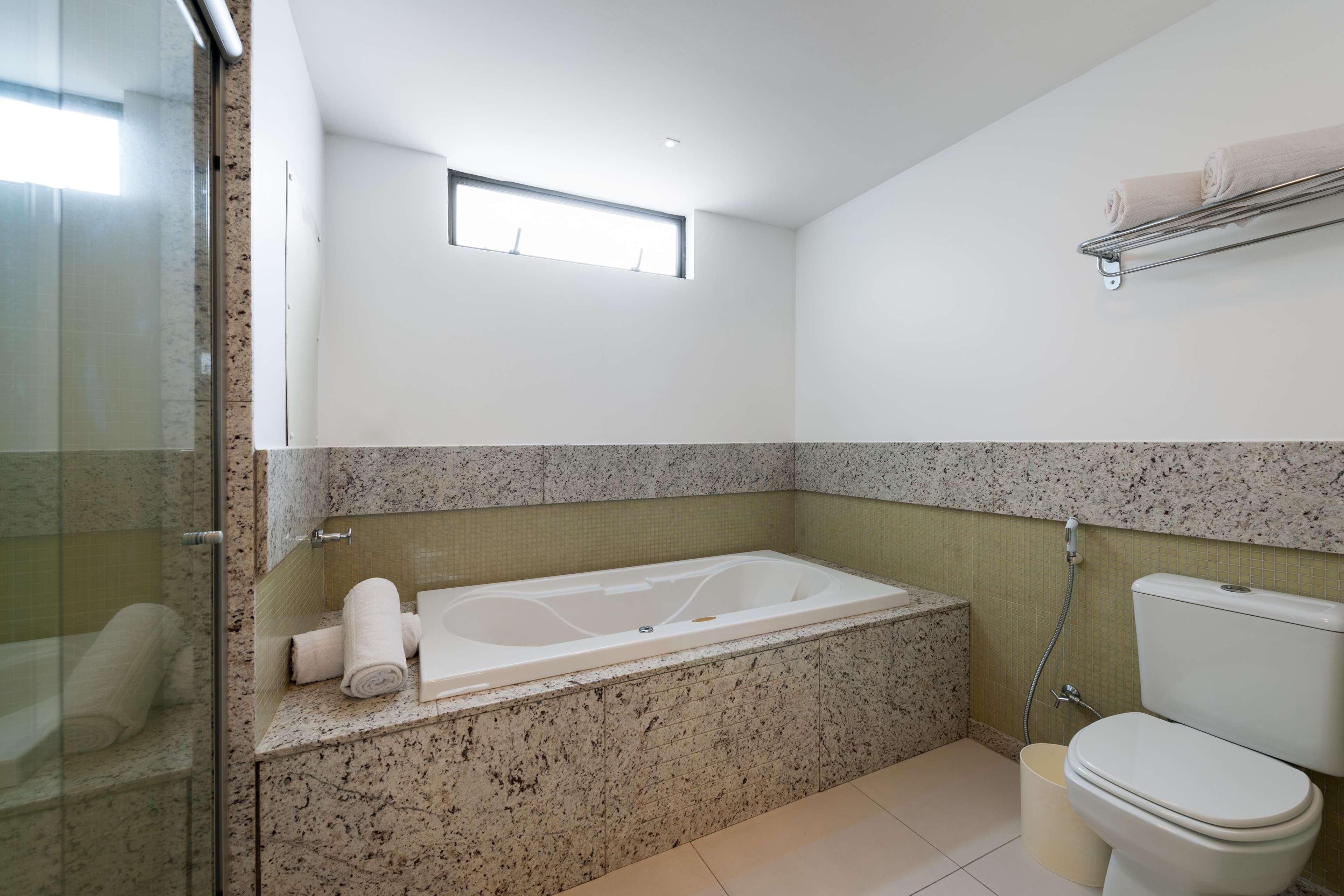 Suite Ocean Front King Bed