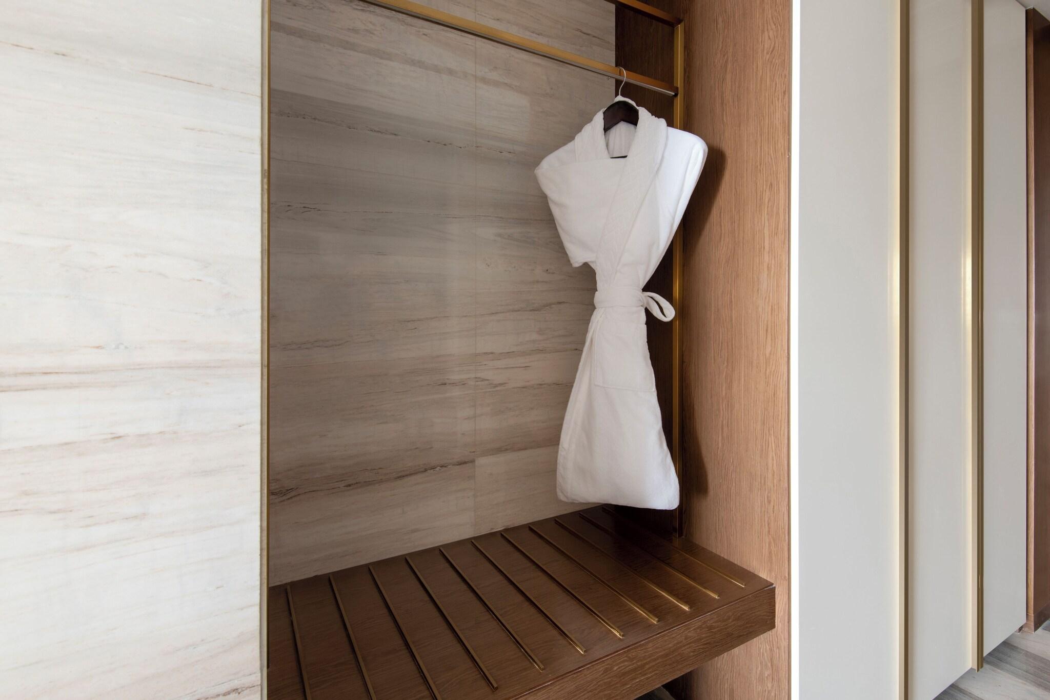 Double Deluxe with Views