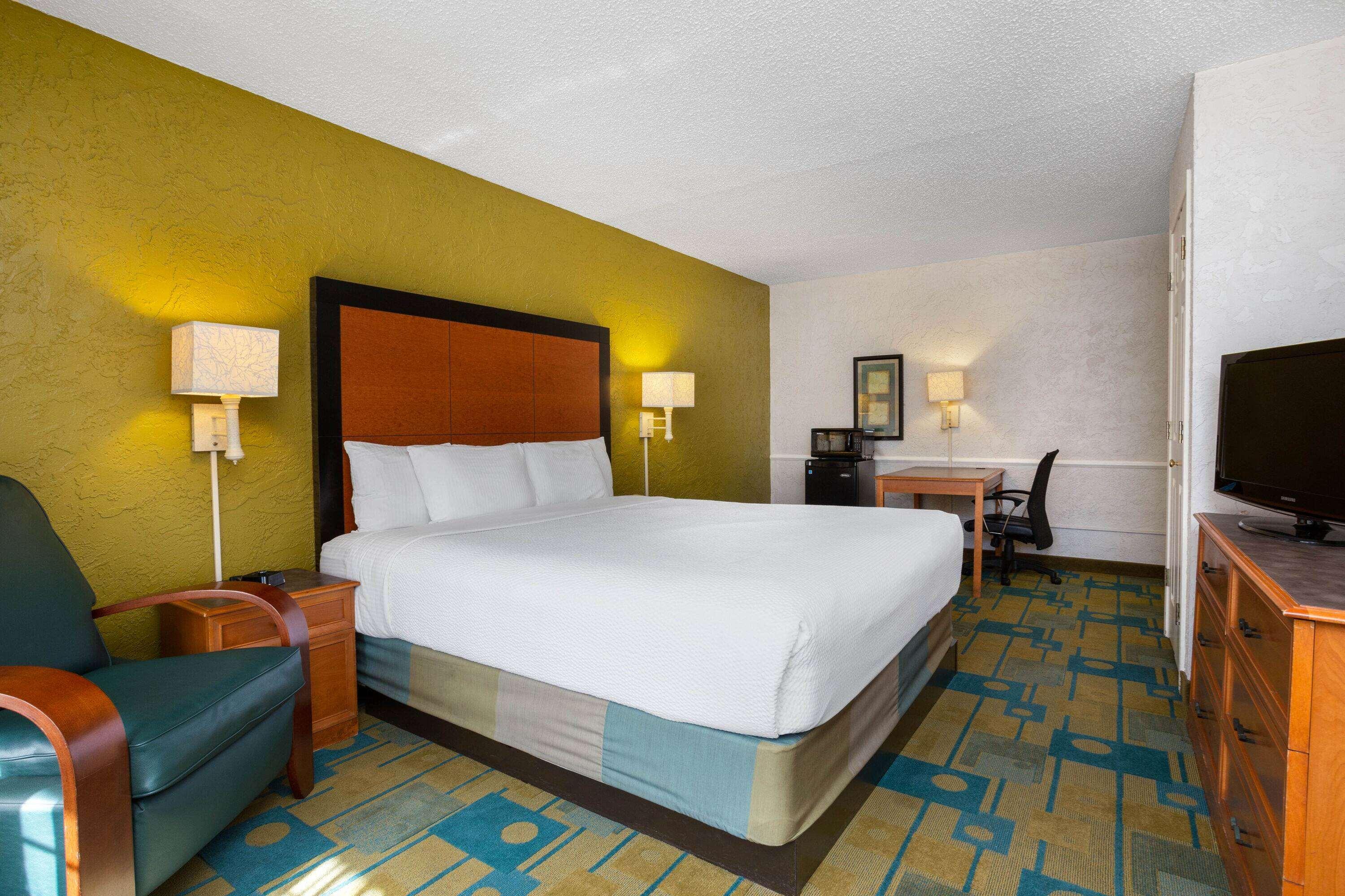 Room Deluxe King Bed