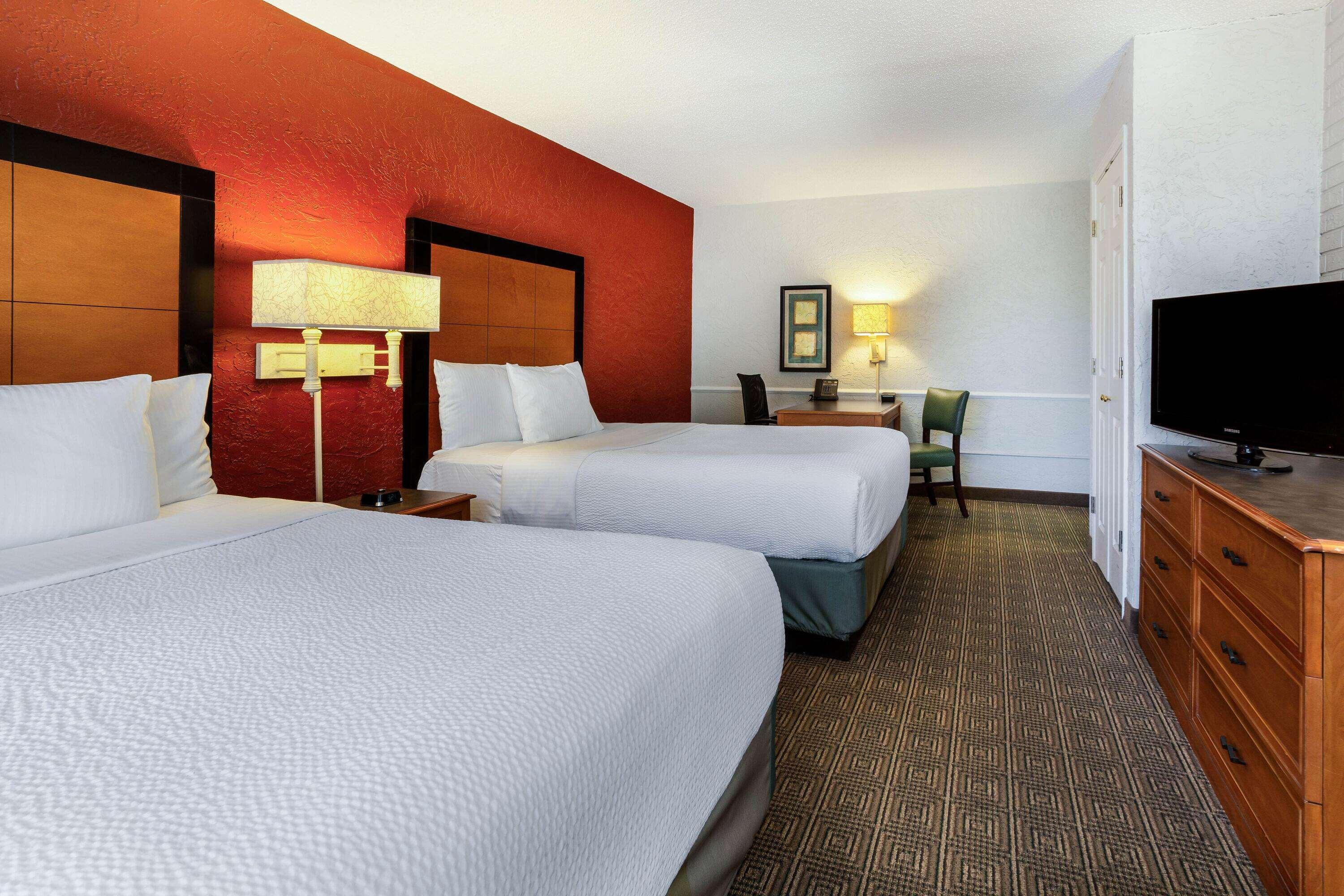 Room Two Double Beds Non Smoking