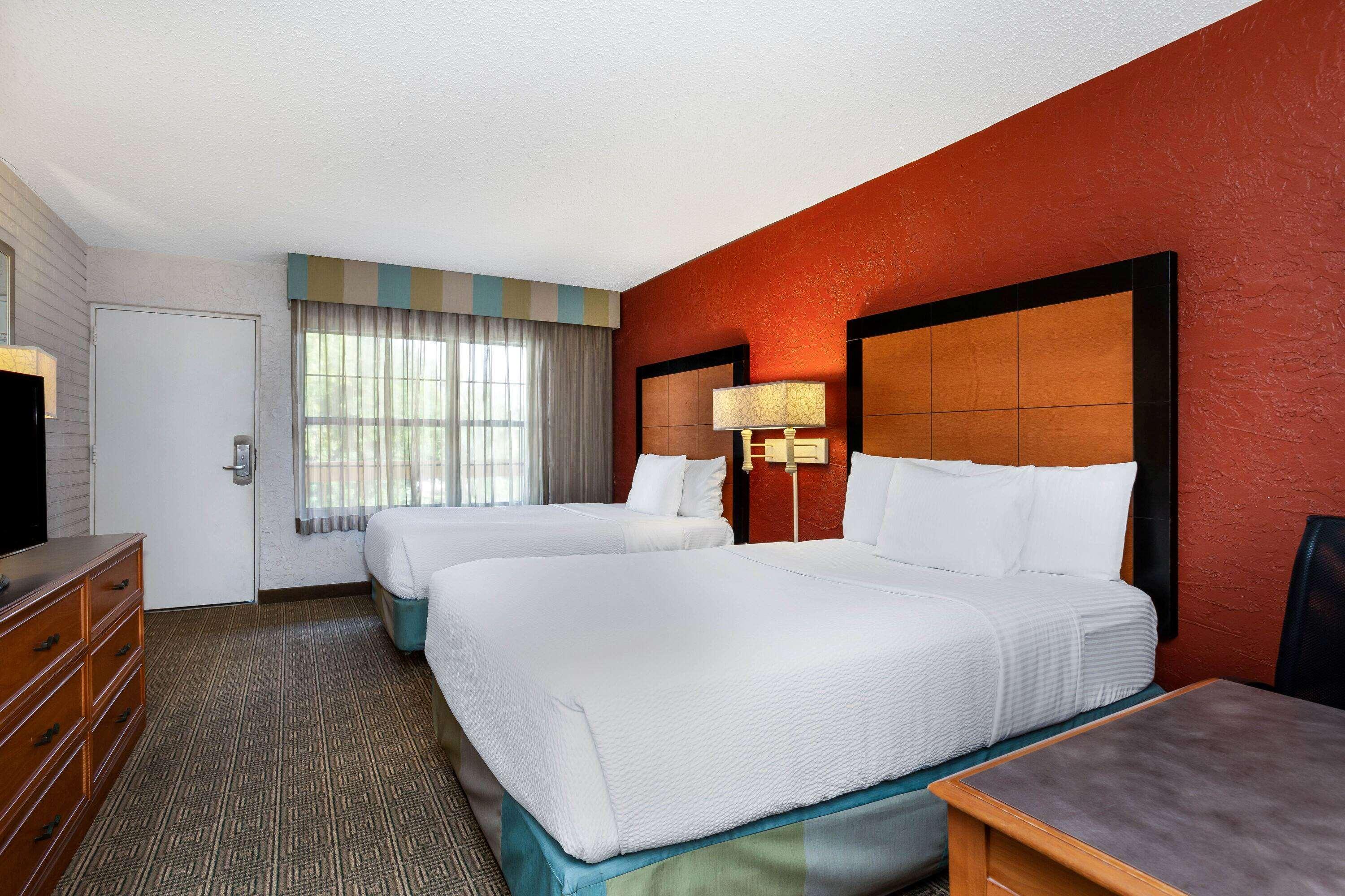 Room Deluxe Two Double Beds