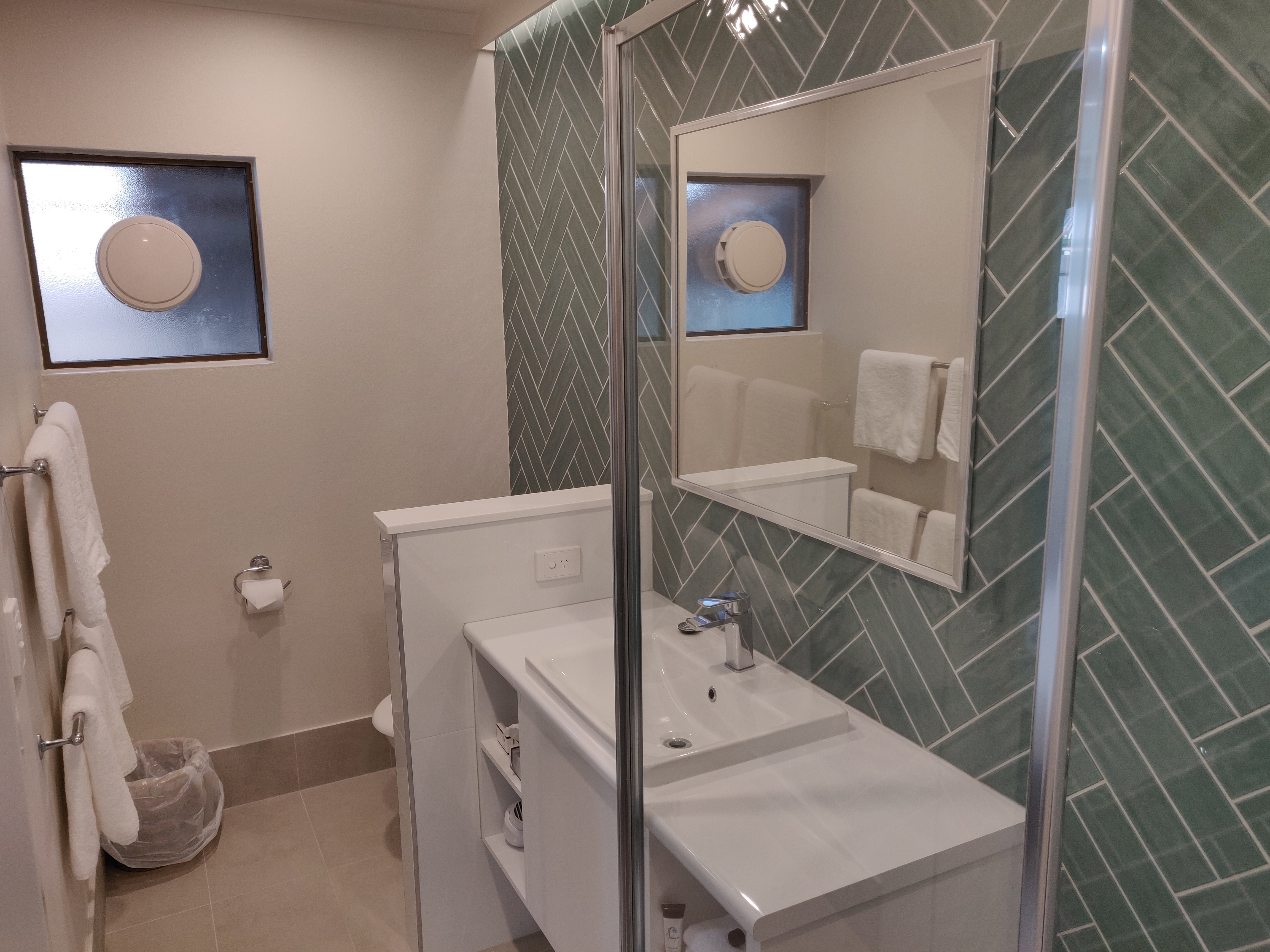 Studio King Size Bed